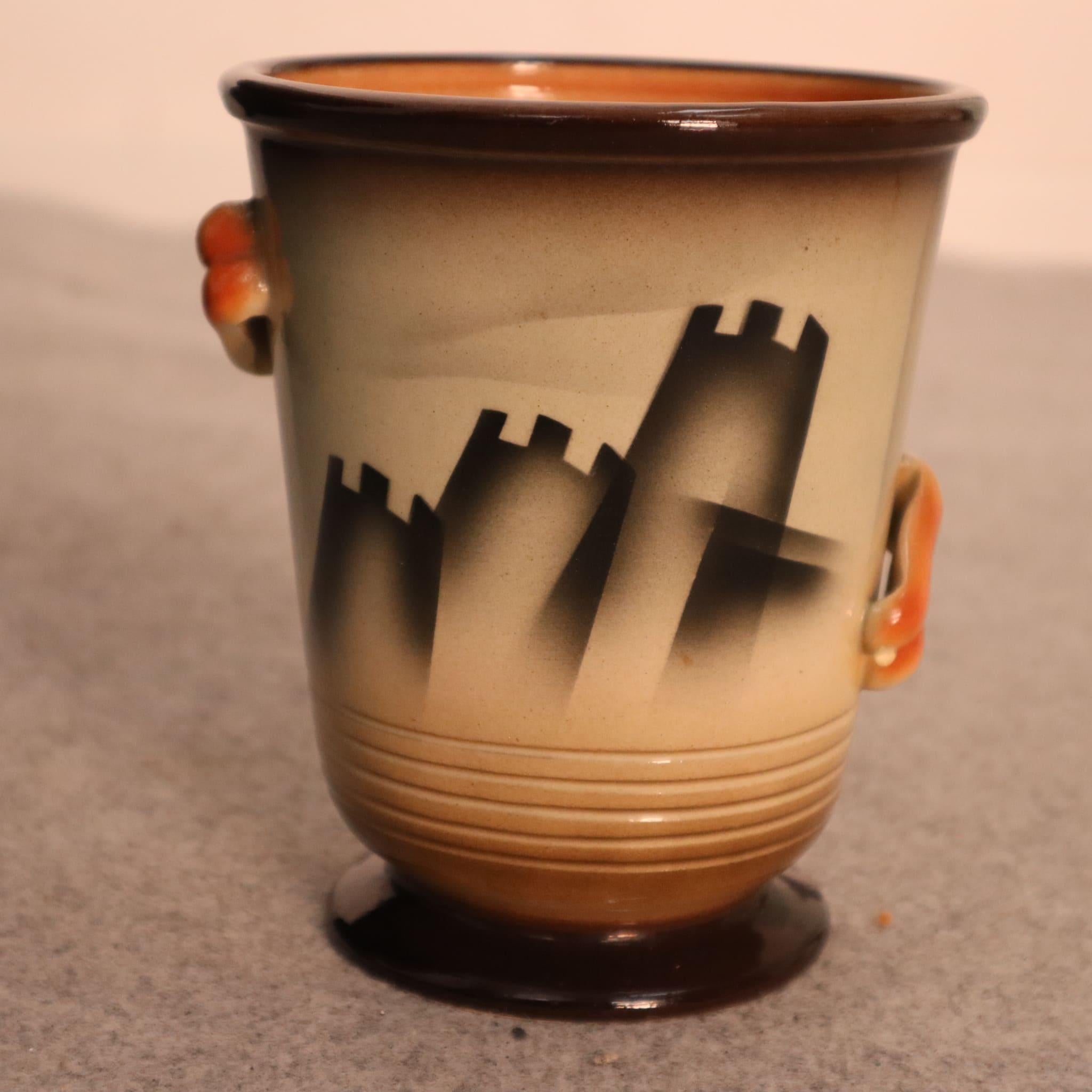 Italian Futurist Art Deco Ceramic Vase, HandPainted by FACI, 1930s (Keramik) im Angebot