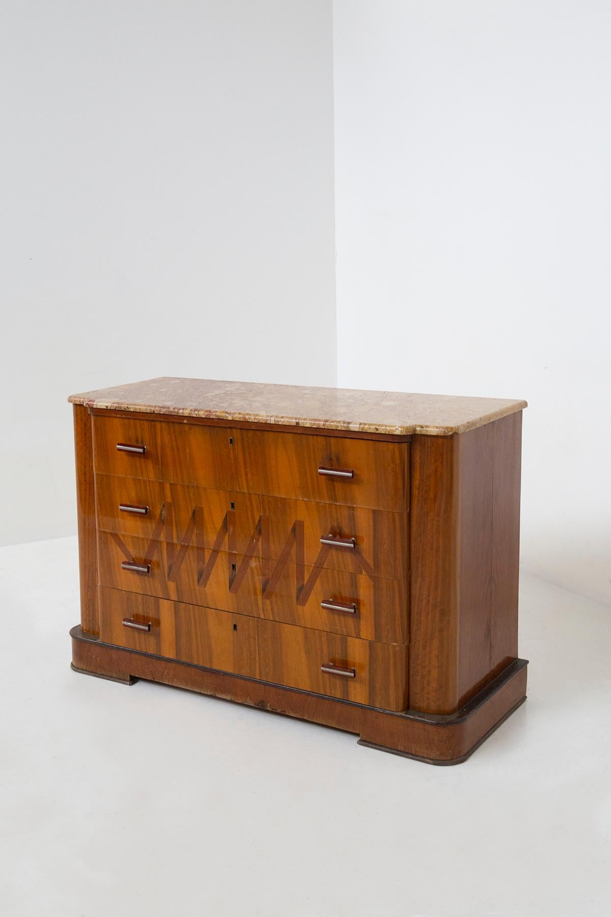 Italian Futurist chest of drawers in marble and wood, with iconographic inlay In Good Condition For Sale In Milano, IT