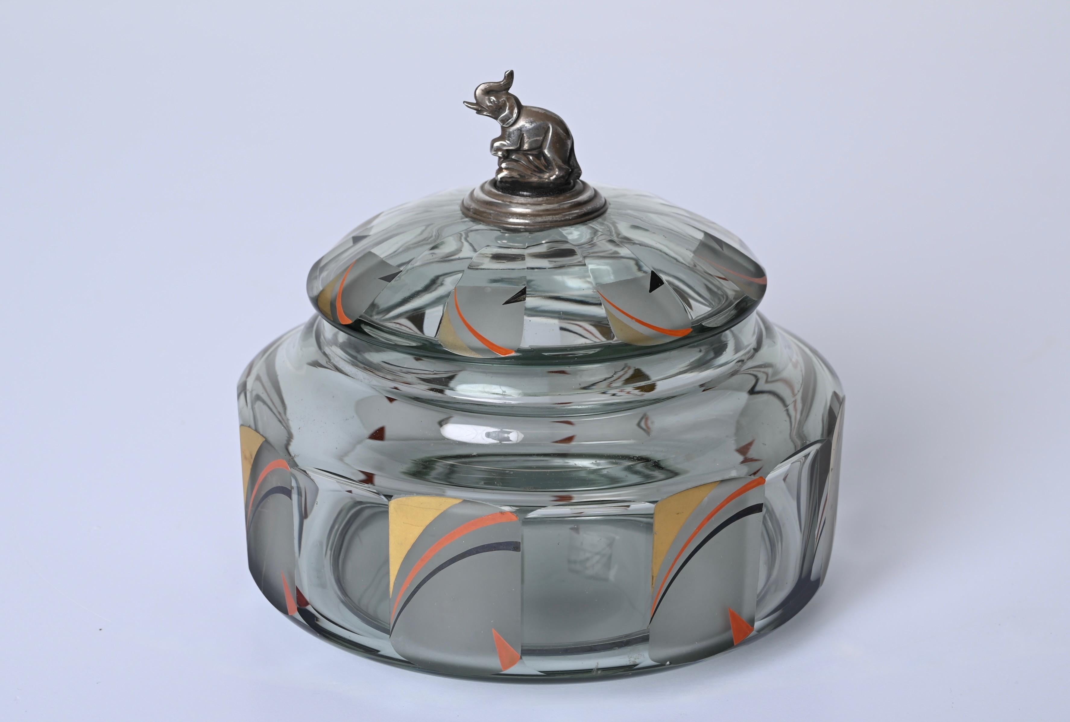 Italian Futurist Crystal Enameled Box with Silver Sculpture, Italy, 1933 In Good Condition For Sale In Roma, IT