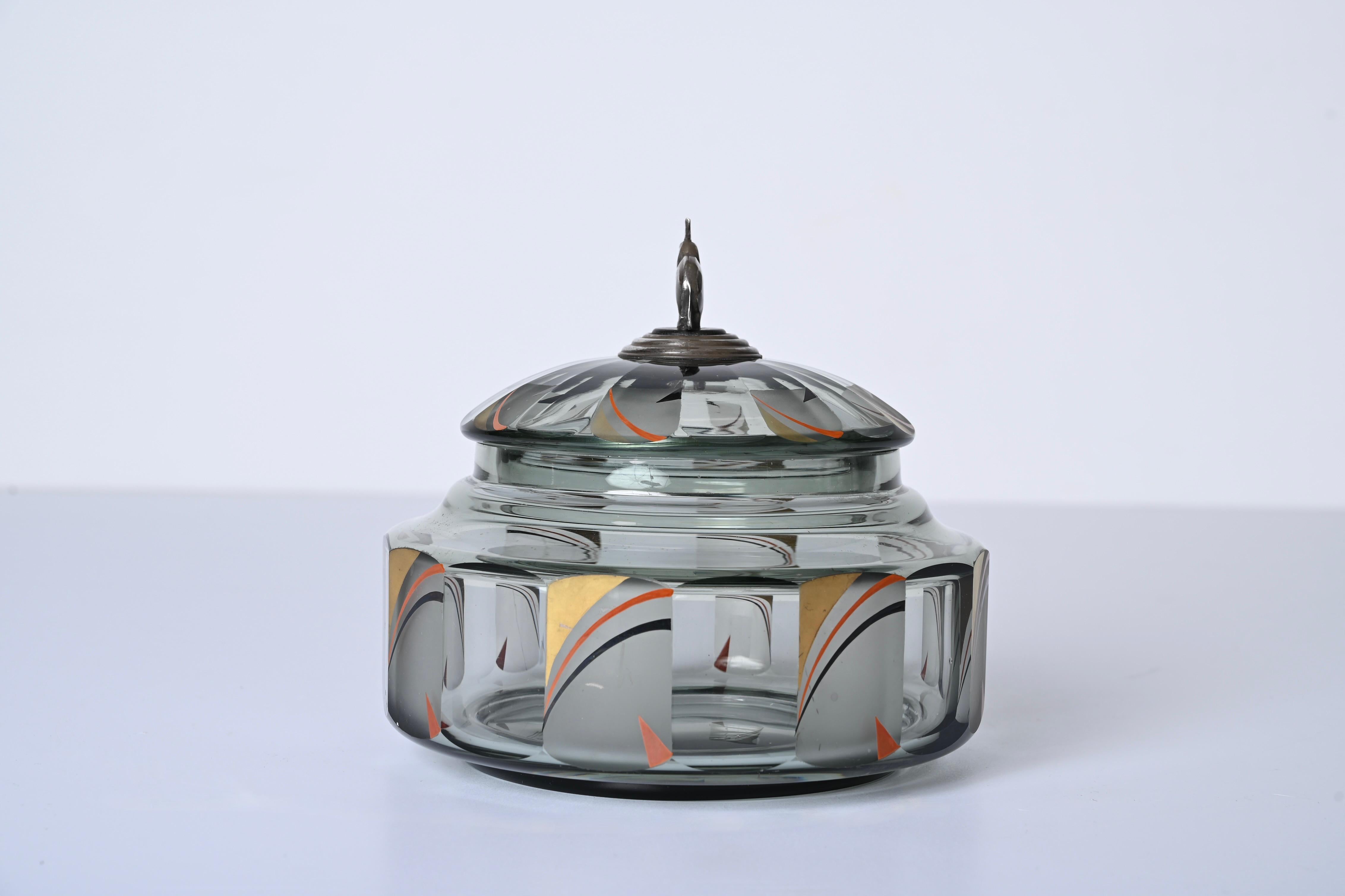 Argent Boîte futuriste italienne en cristal émaillé avec sculpture en argent, Italie, 1933 en vente