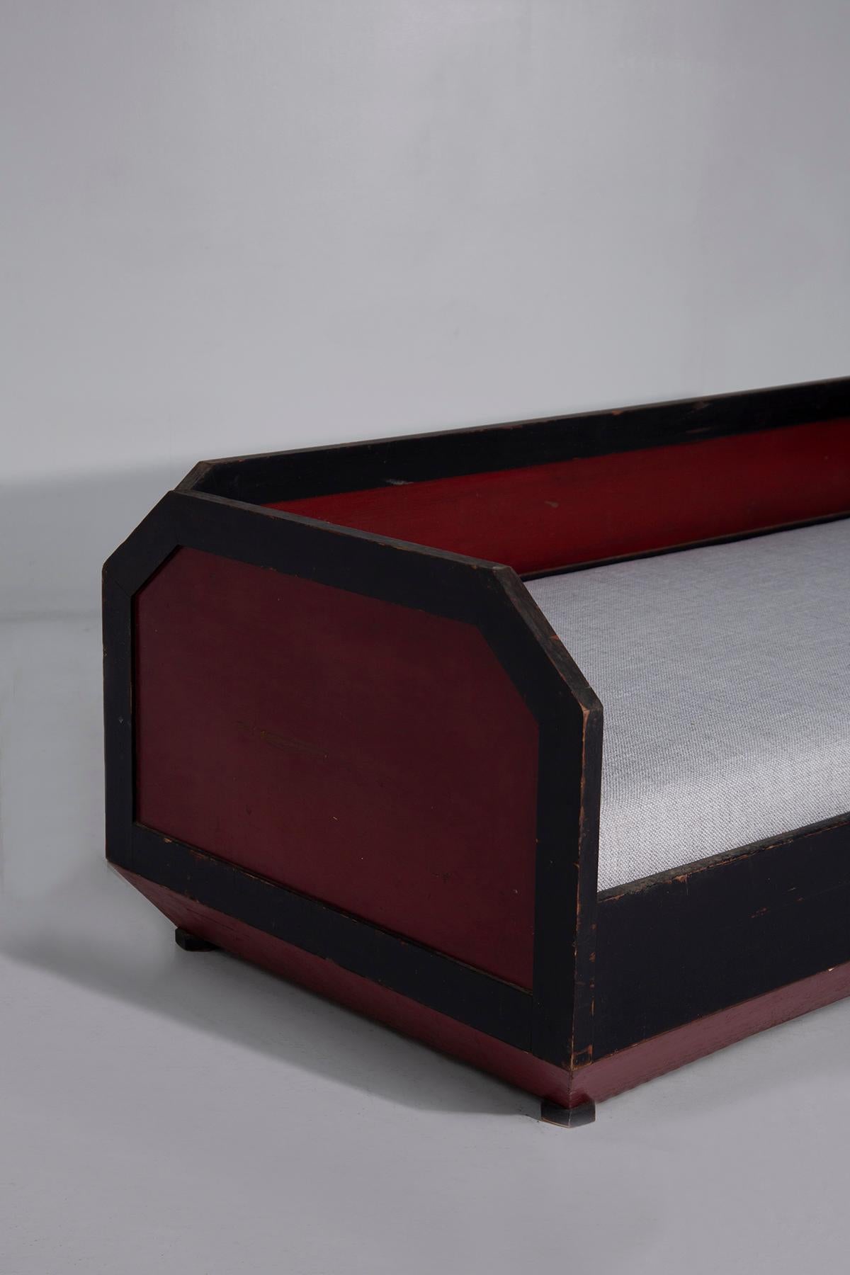 Paire de canapés géométriques italiens de l'époque futuriste avec tissu en coton 4