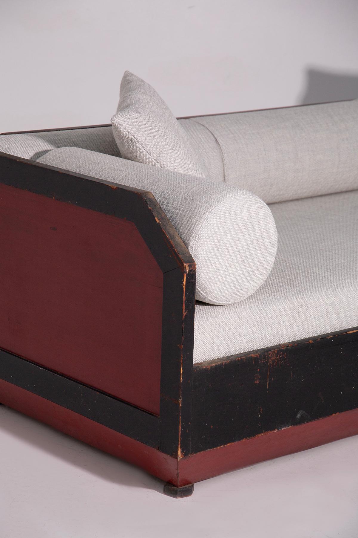 Early 20th Century Italian Futurist-era geometric sofa with cotton fabric grey in vendita
