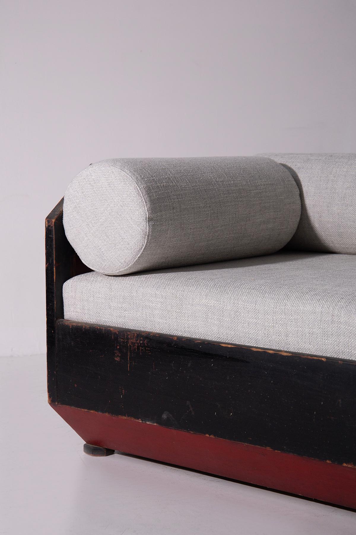 Italian Futurist-era geometric sofa with cotton fabric grey in vendita 3
