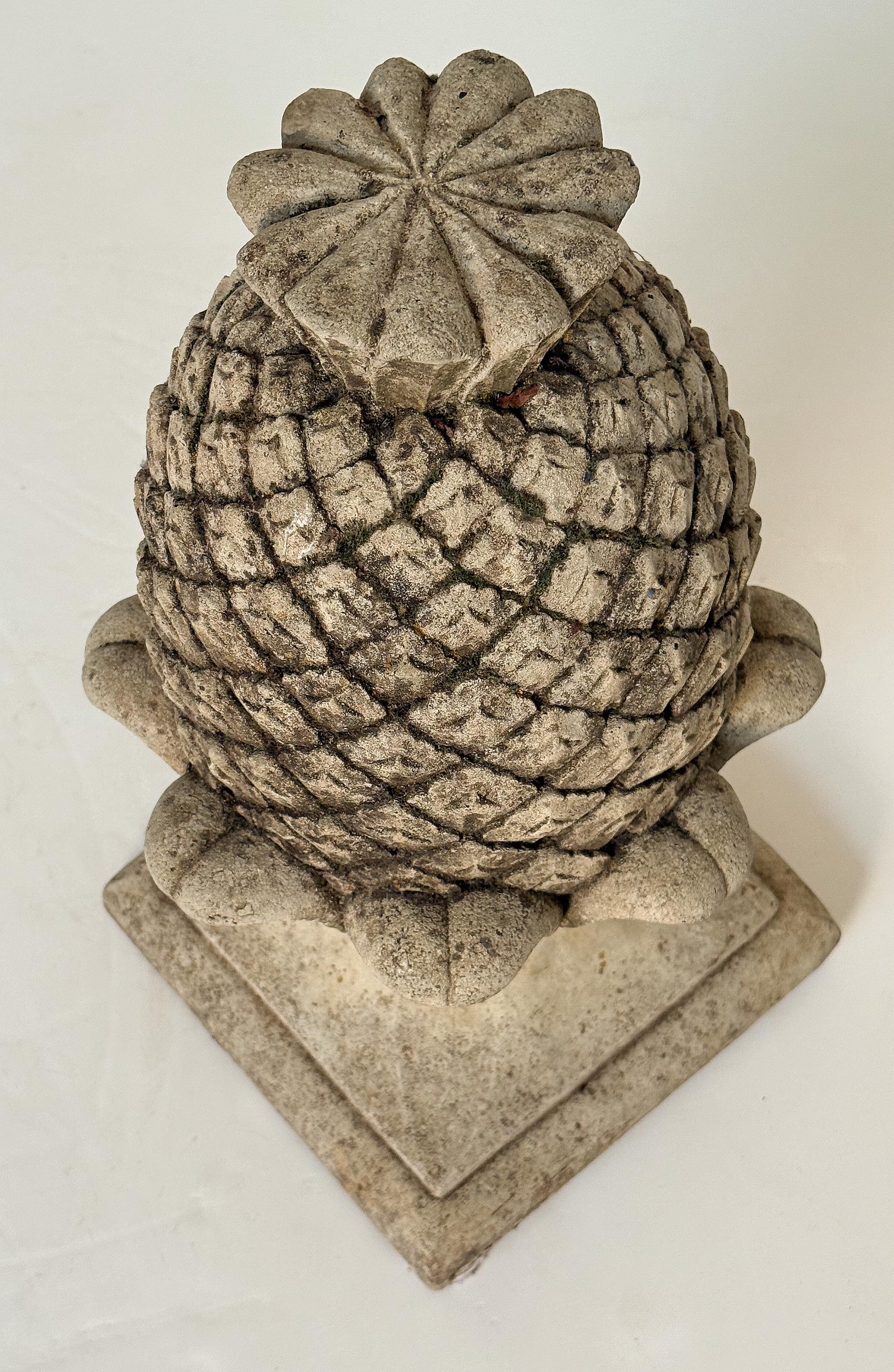 Finali o copiglie di ananas in pietra statuaria per giardini italiani - Prezzo individuale in vendita 6