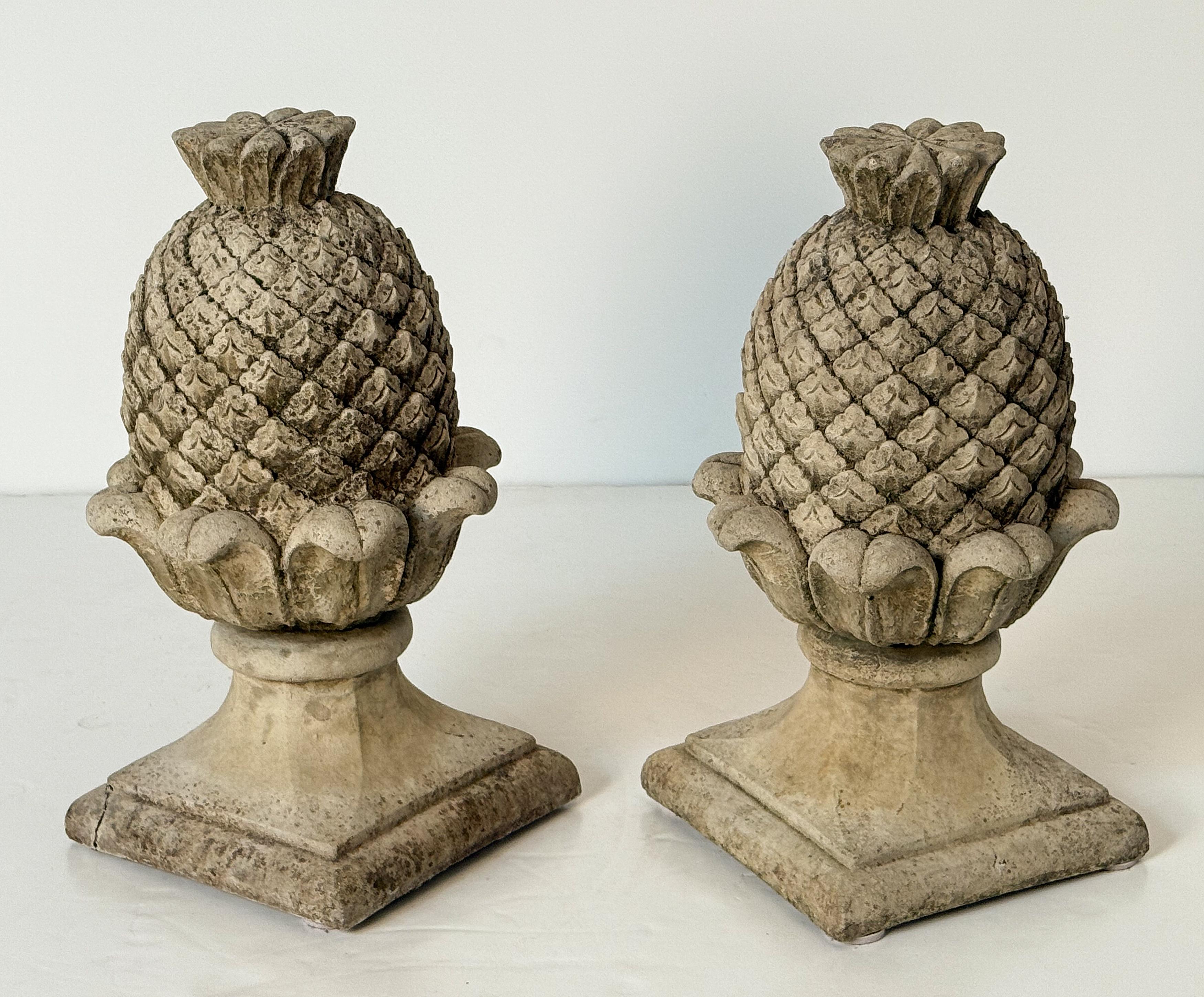 Italiano Finali o copiglie di ananas in pietra statuaria per giardini italiani - Prezzo individuale in vendita