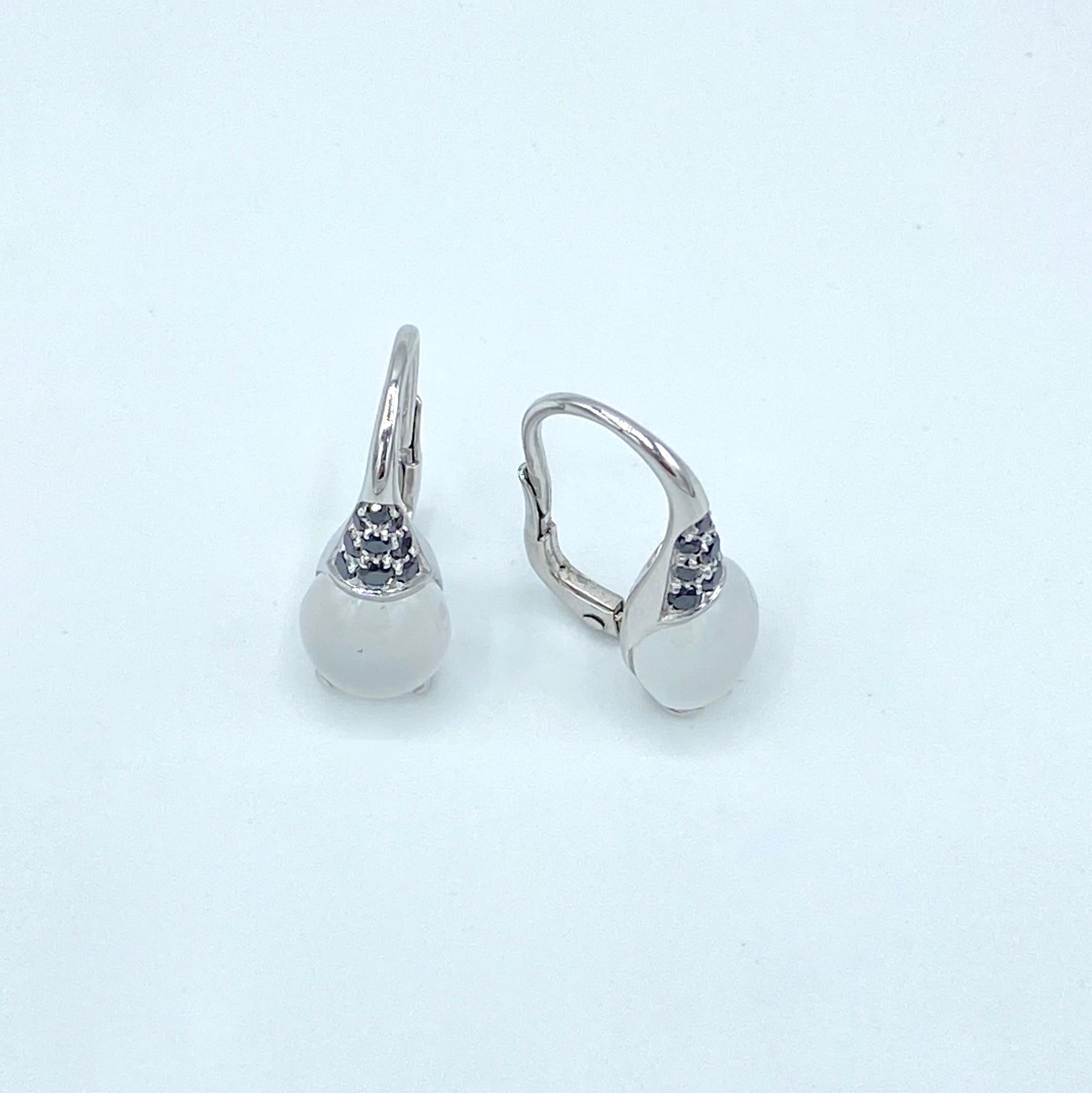Contemporary Italian Gemstone Black Diamond Quartz 18 Karat White Gold Drop Hoop Earrings For Sale