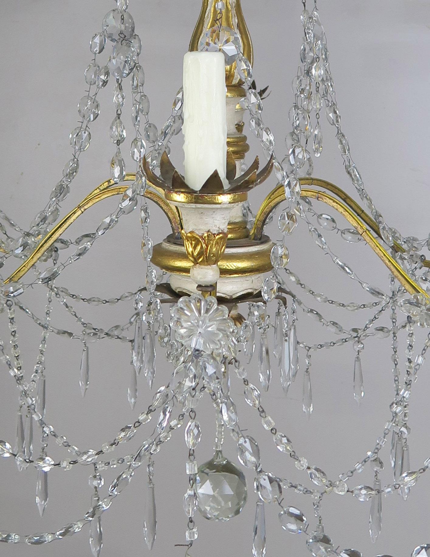 Hand-Painted Italian Geneviere Style Giltwood and Crystal Chandelier, circa 1900s