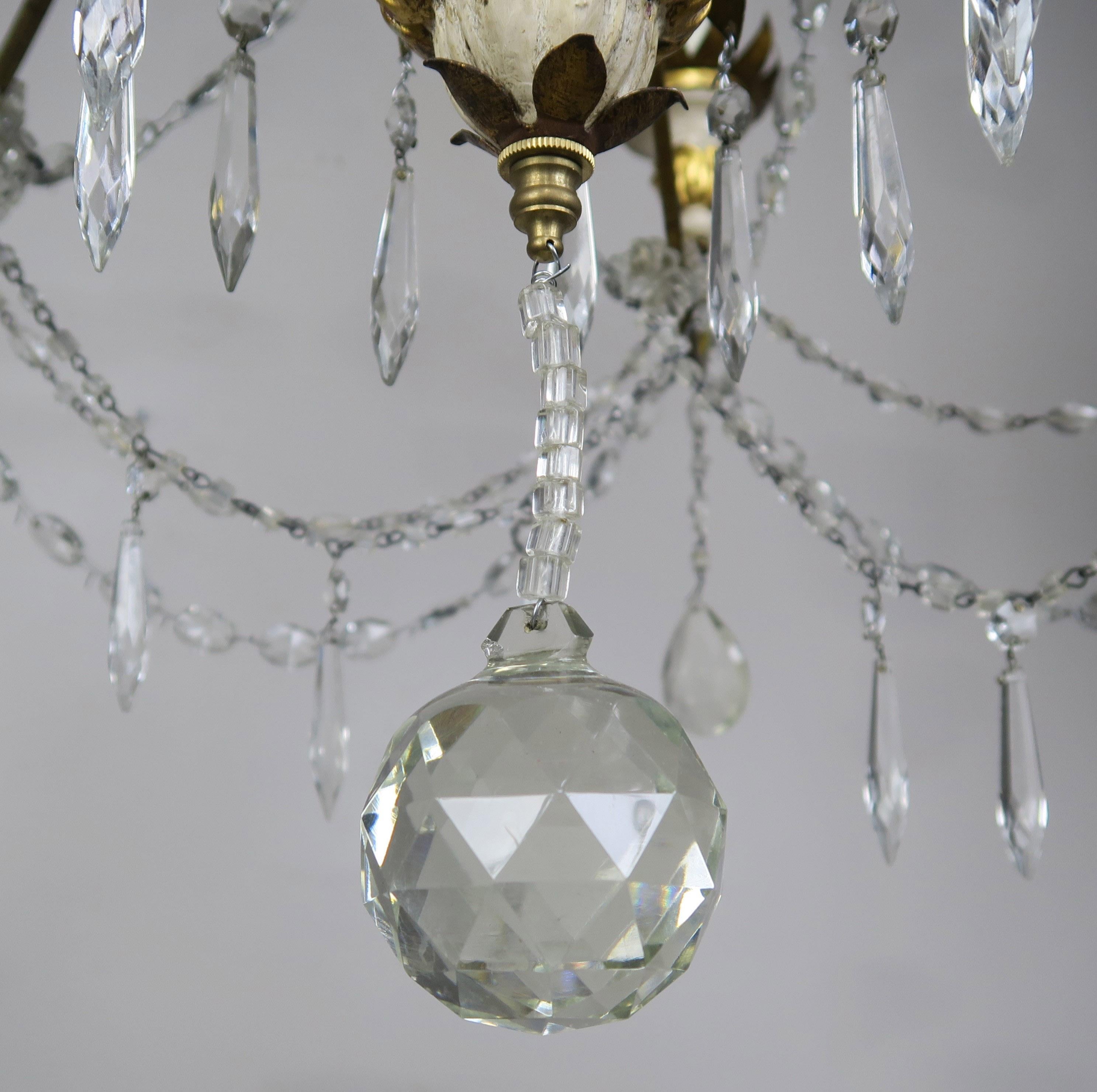 Italian Geneviere Style Giltwood and Crystal Chandelier, circa 1900s In Good Condition In Los Angeles, CA