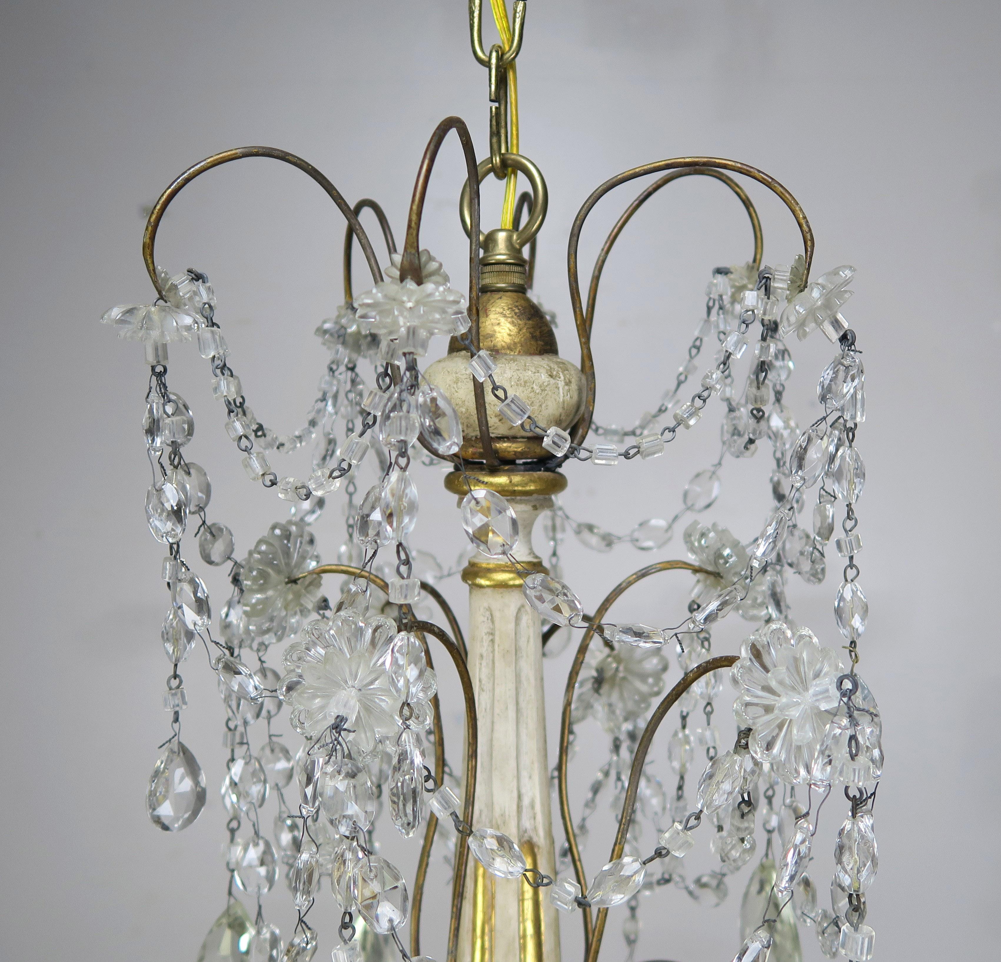 Early 20th Century Italian Geneviere Style Giltwood and Crystal Chandelier, circa 1900s