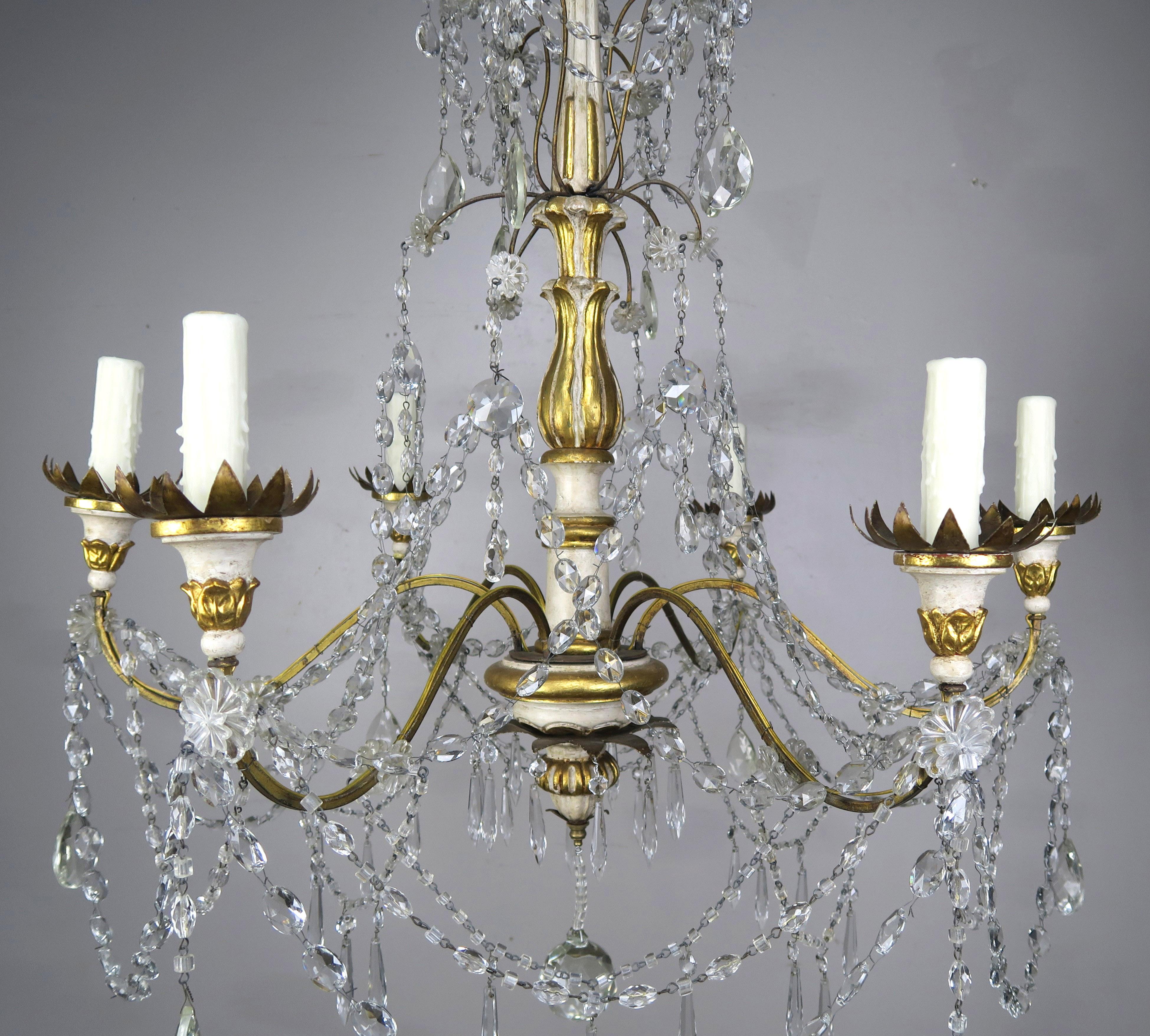 Italian Geneviere Style Giltwood and Crystal Chandelier, circa 1900s 1