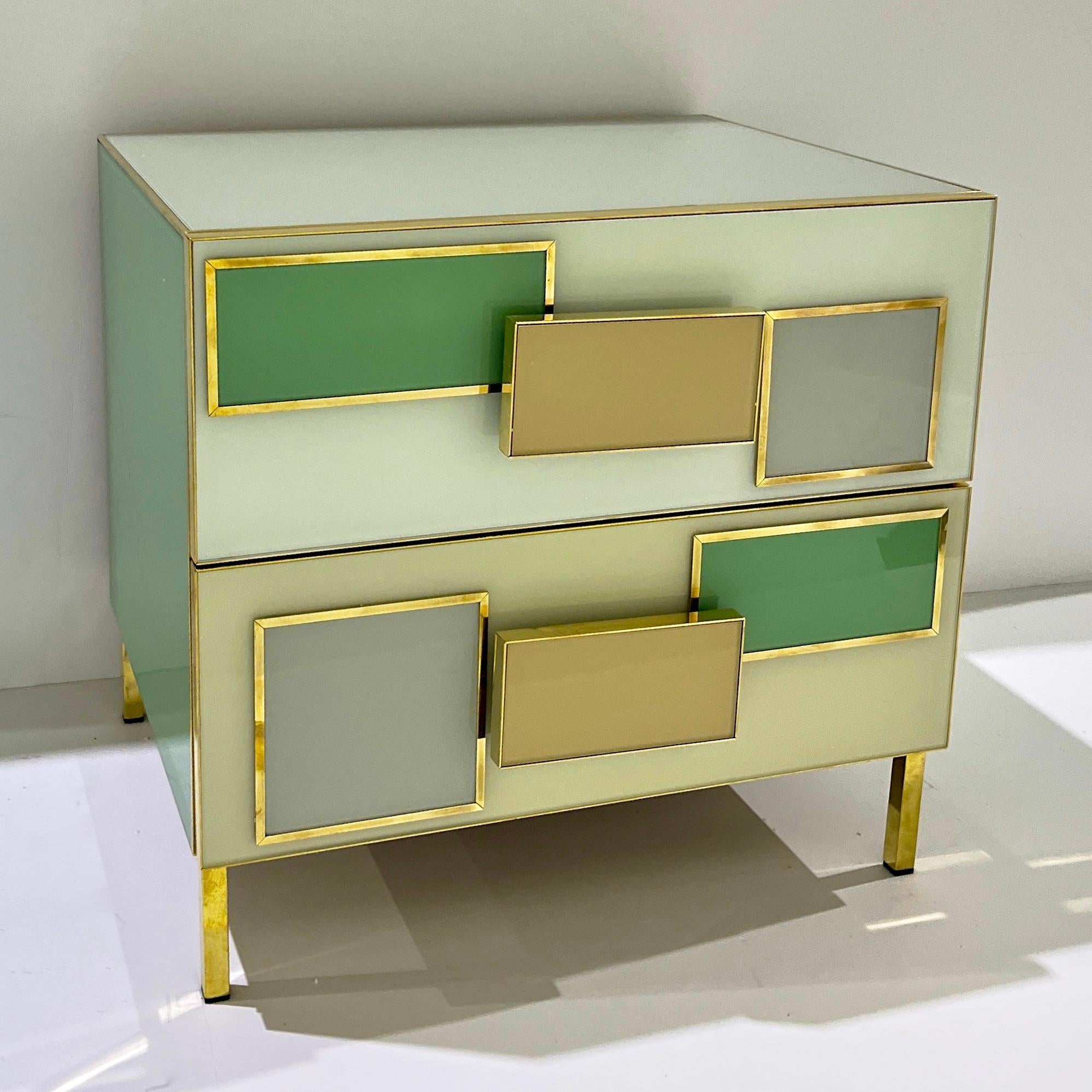 Coppia geometrica italiana Postmoderno Giallo Verde Crema Grigio Vetro & Ottone Cassapanca in vendita 6
