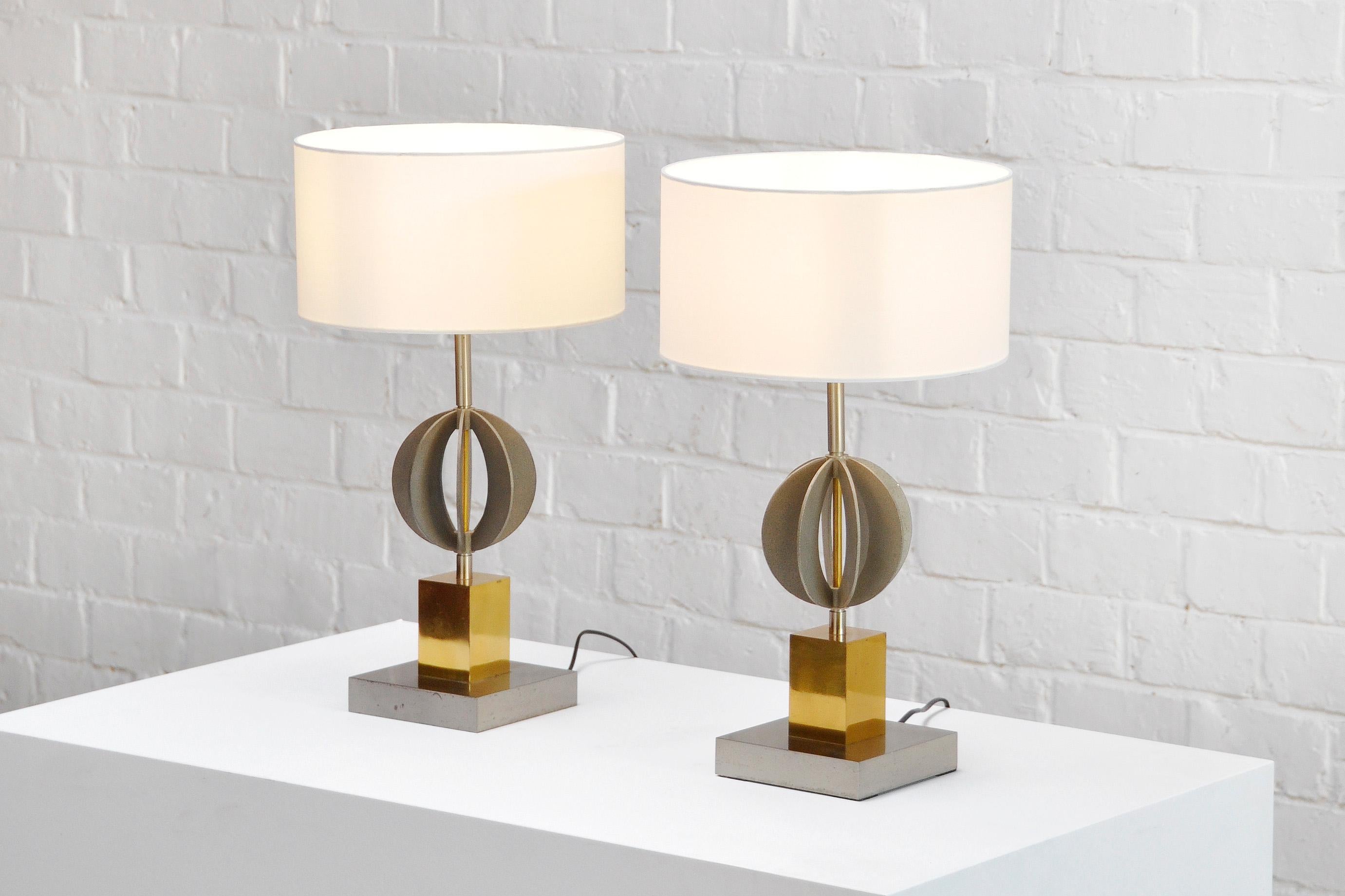 Italian Geometric Table Lamps, 1970s, Set of 2 For Sale 5