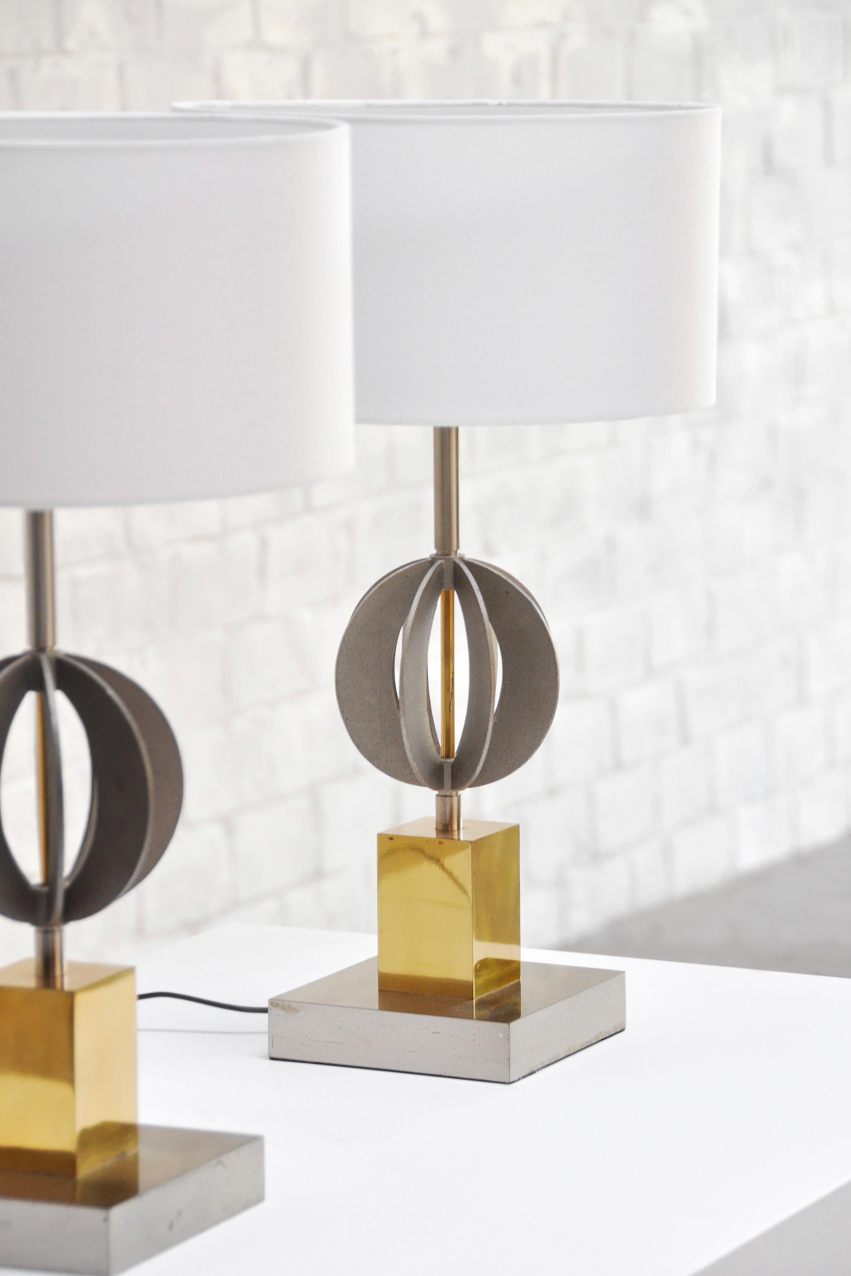 Italian Geometric Table Lamps, 1970s, Set of 2 For Sale 1
