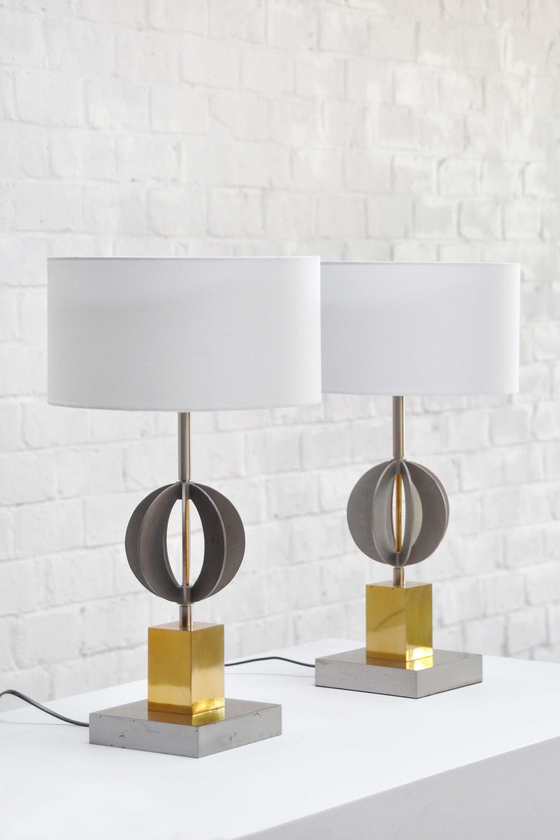 Italian Geometric Table Lamps, 1970s, Set of 2 For Sale 2
