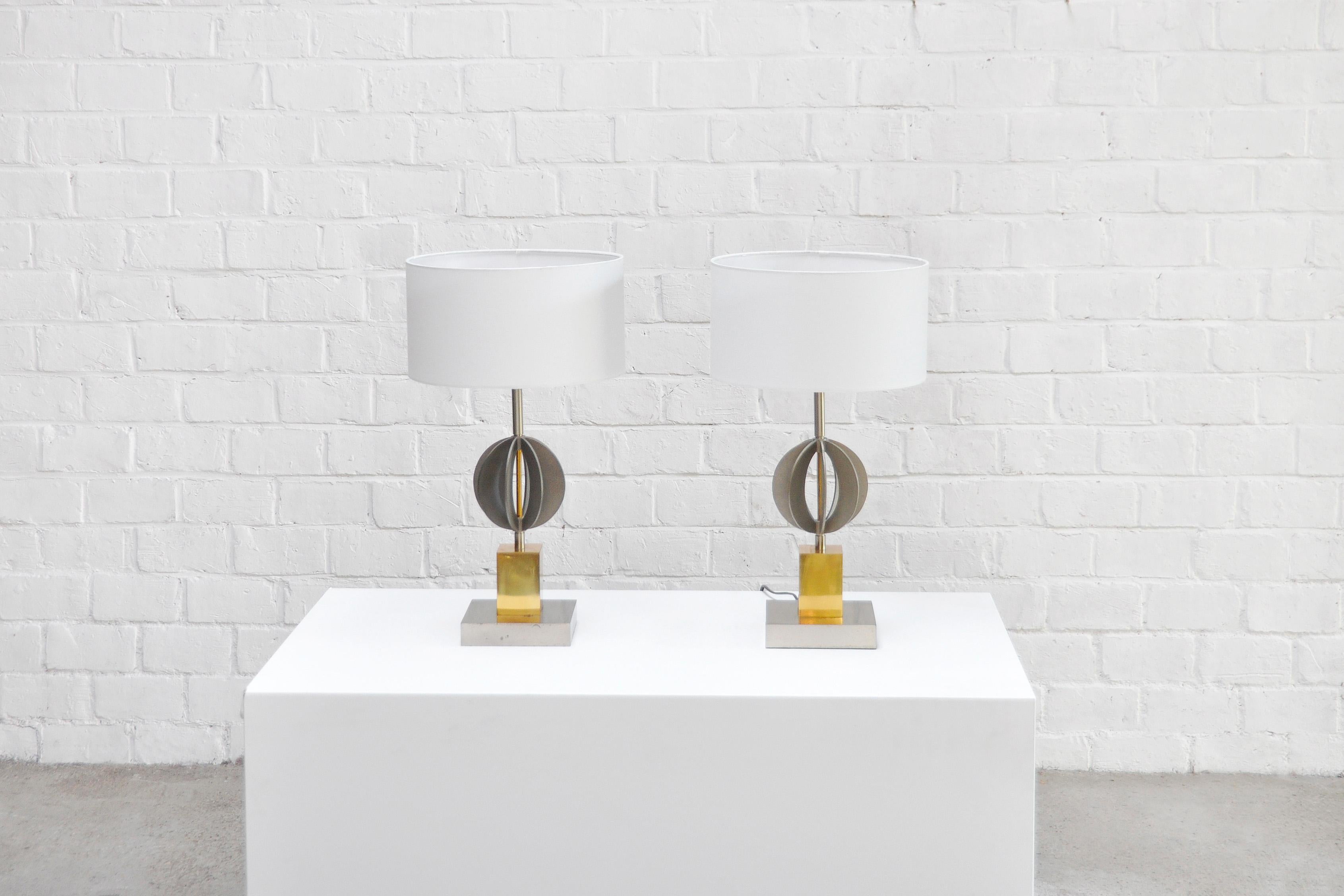 Italian Geometric Table Lamps, 1970s, Set of 2 For Sale 3