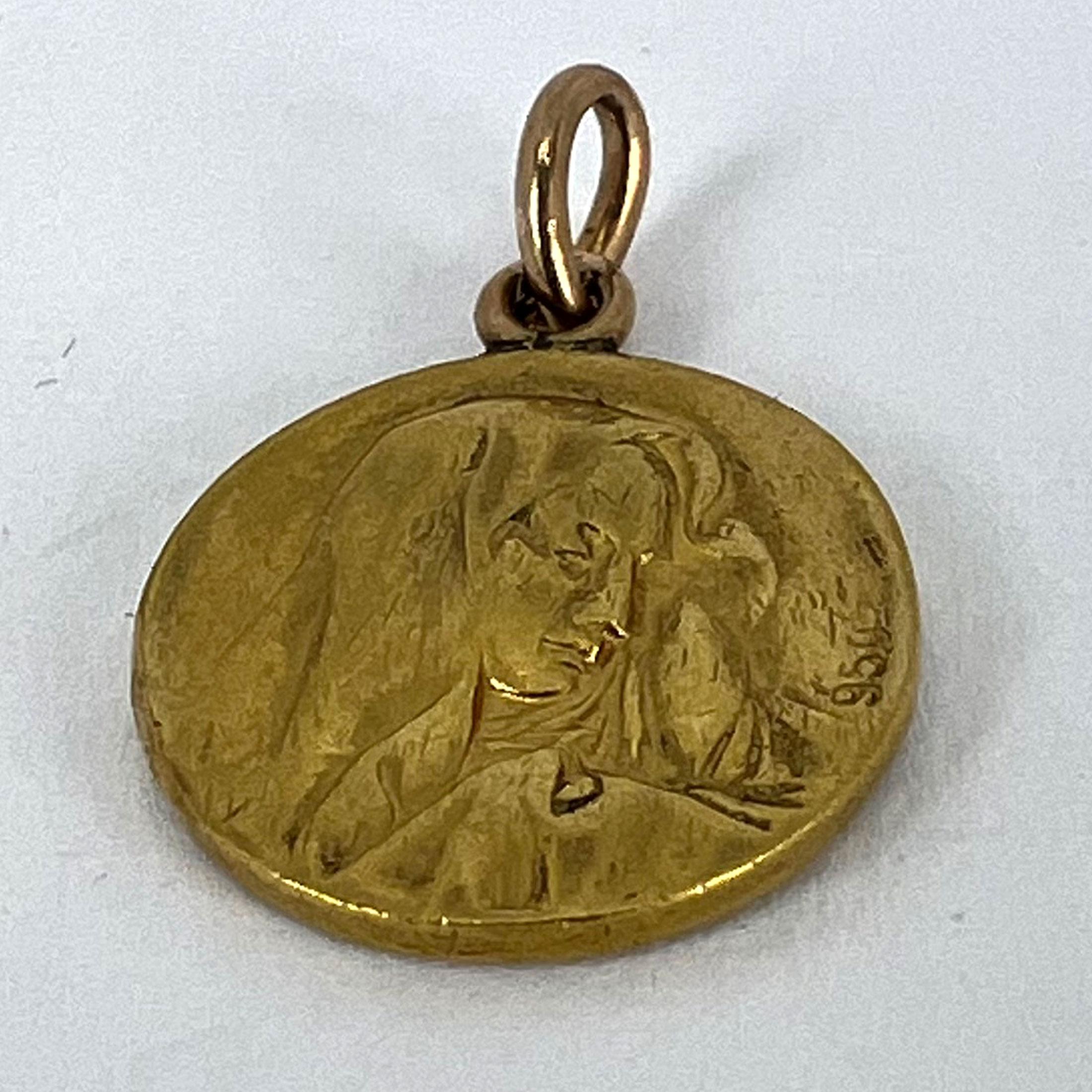 Italian Giacomini Virgin Mary Pope Pius X 23K Yellow Gold Medal Charm Pendant For Sale 10