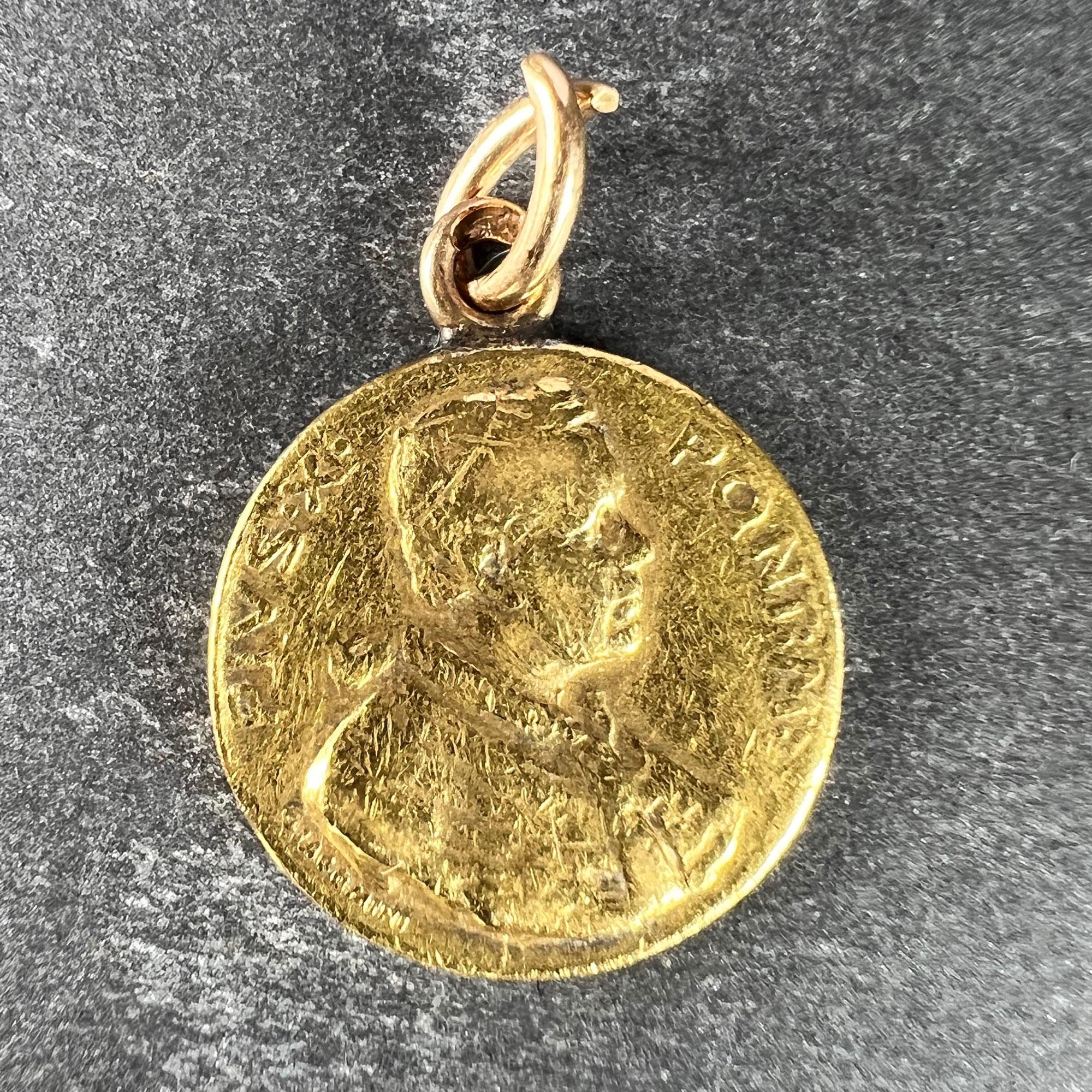 Italian Giacomini Virgin Mary Pope Pius X 23K Yellow Gold Medal Charm Pendant In Good Condition For Sale In London, GB