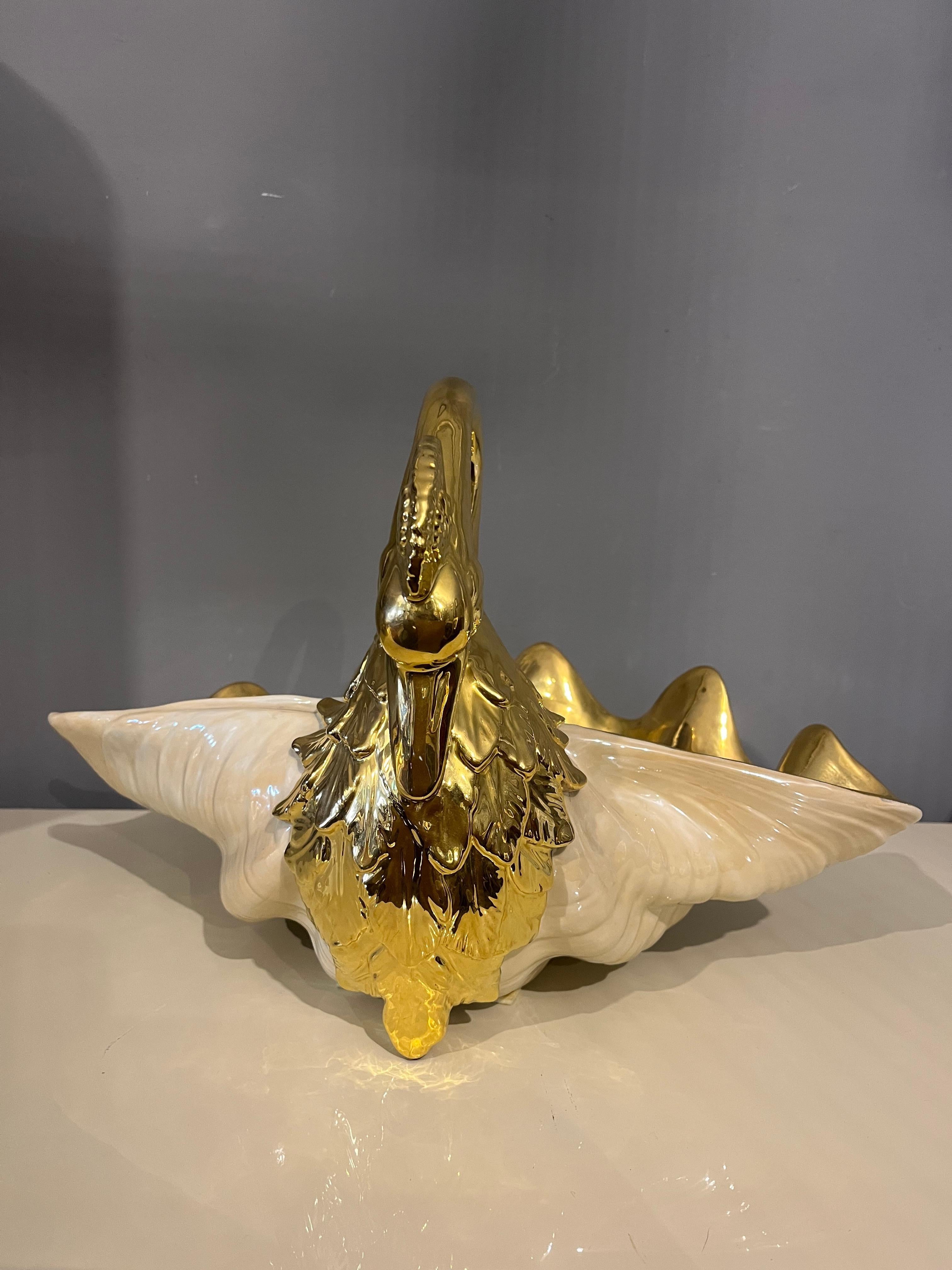 Neoclassico Italian Giant Swan Shell by Gabriella Binazzi in vendita