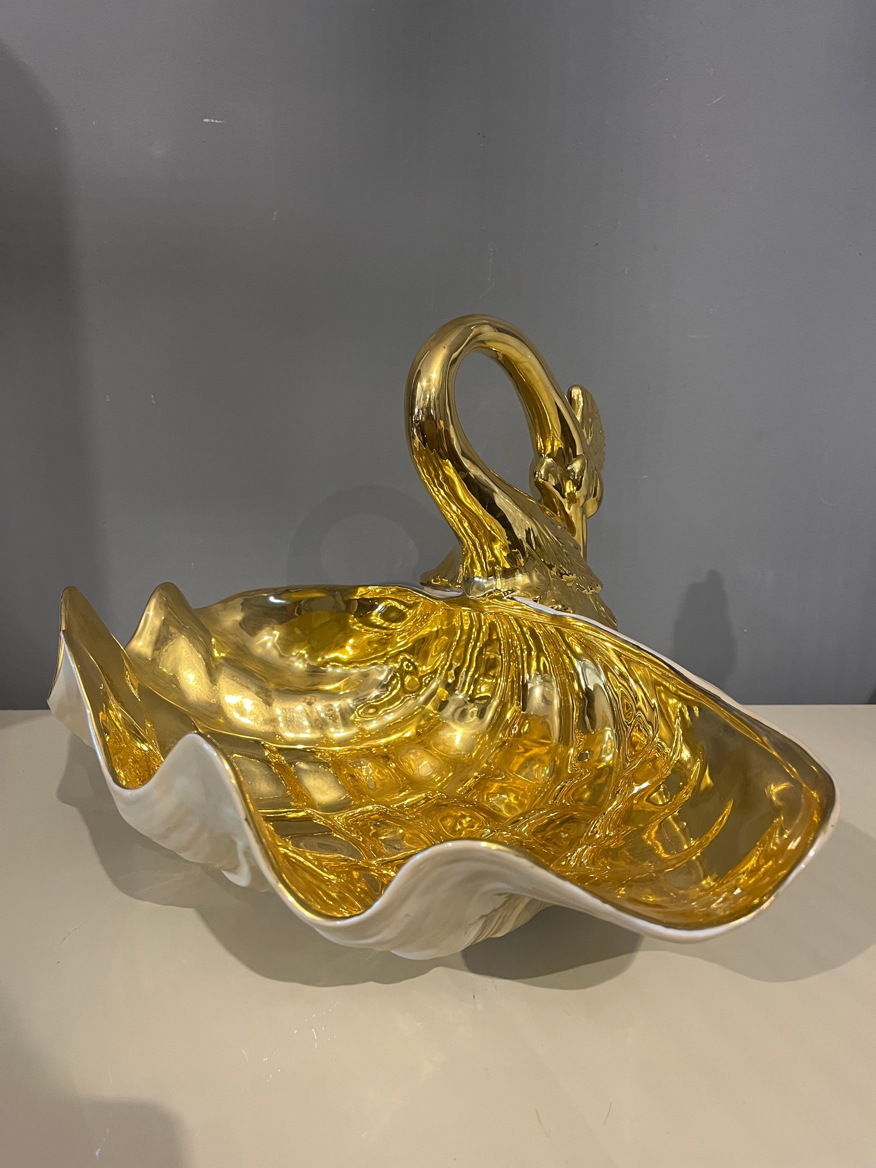 Italian Giant Swan Shell by Gabriella Binazzi in vendita 1