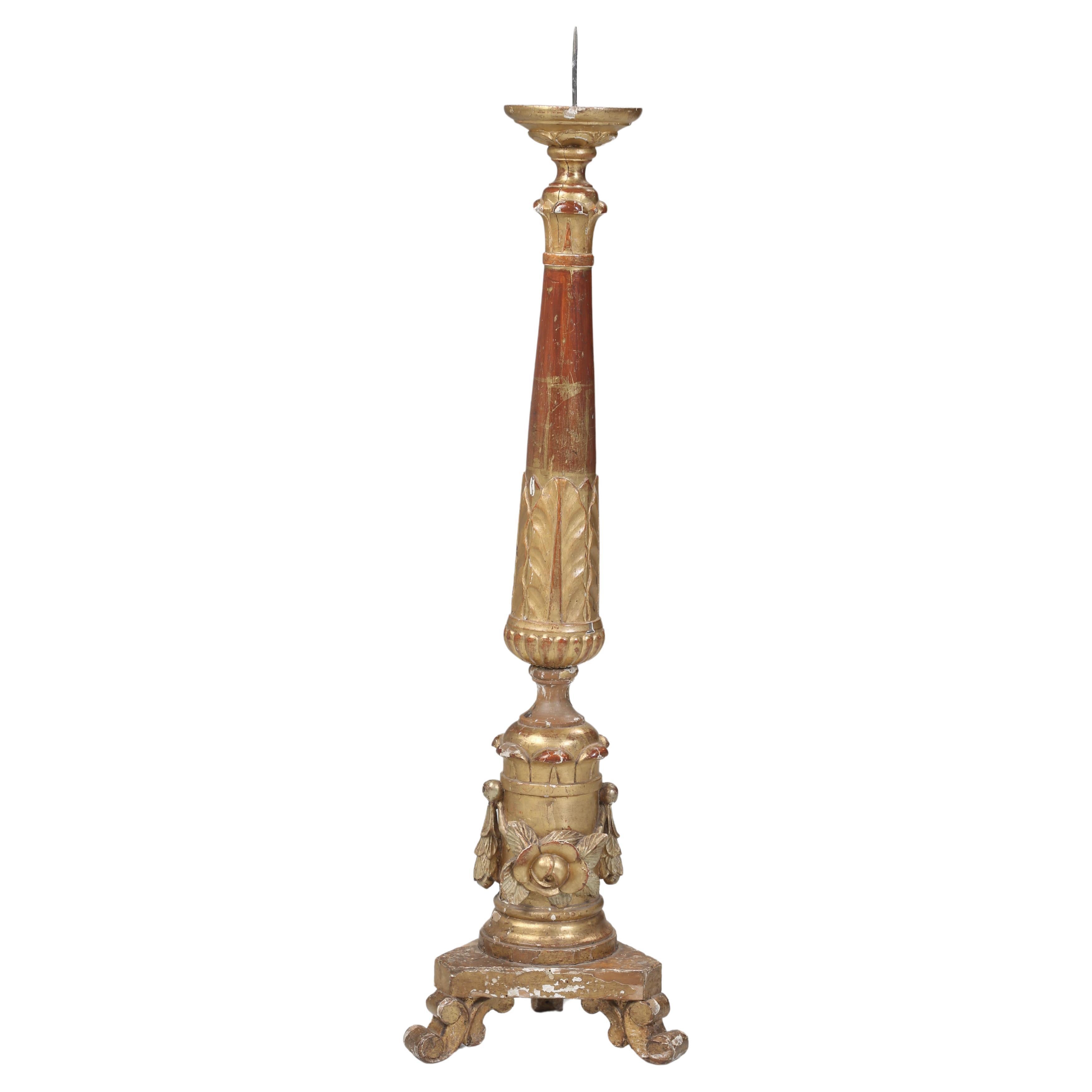 Italienischer vergoldeter italienischer Altar-Kerzenleuchter, komplett original und unrestauriert, um 1780-1820 im Angebot