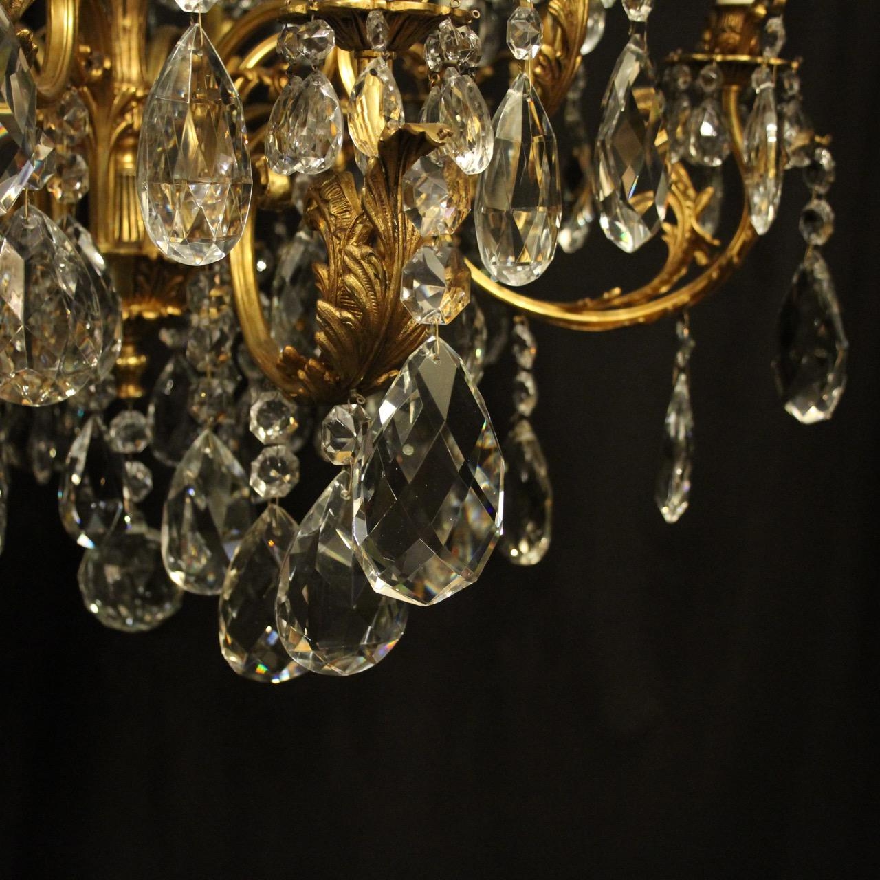 Italian Gilded Bronze and Crystal 12-Light Antique Chandelier For Sale 2