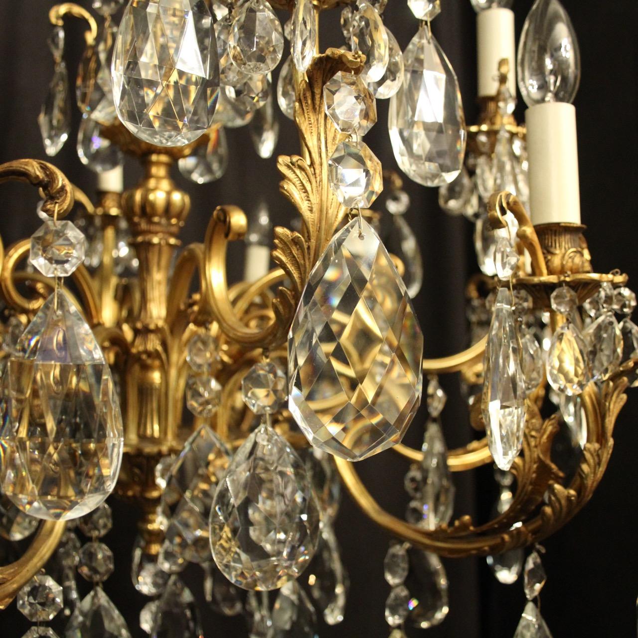Italian Gilded Bronze and Crystal 12-Light Antique Chandelier For Sale 3