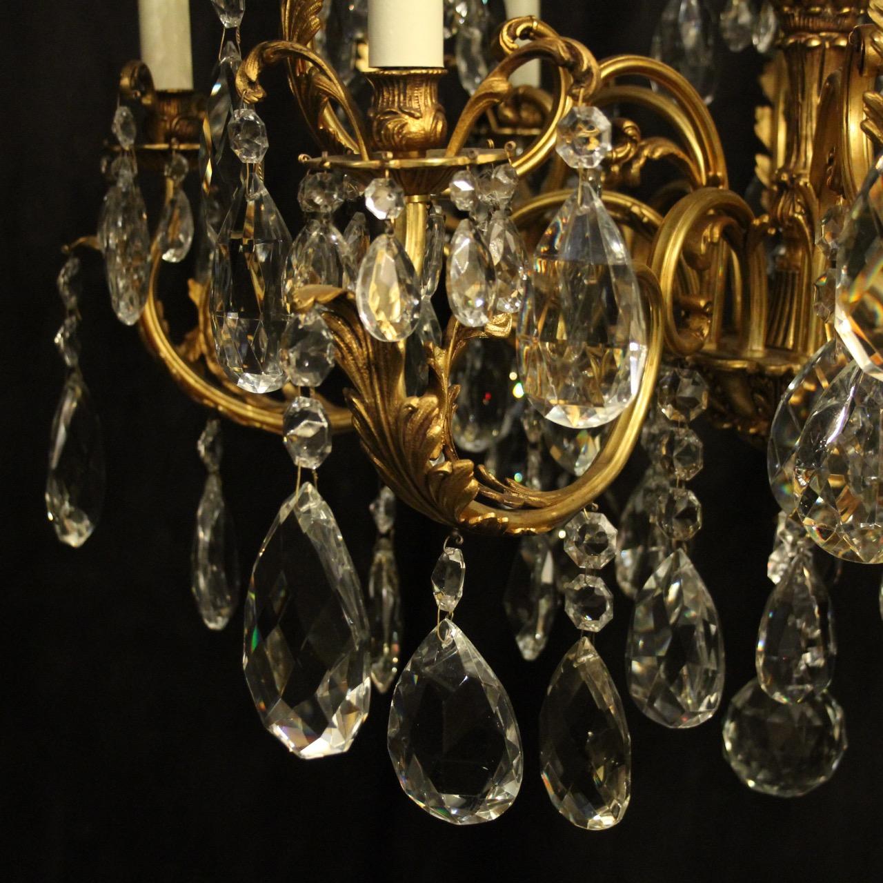 Italian Gilded Bronze and Crystal 12-Light Antique Chandelier For Sale 4