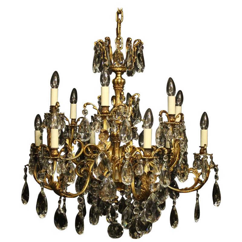 Italian Gilded Bronze and Crystal 12-Light Antique Chandelier For Sale