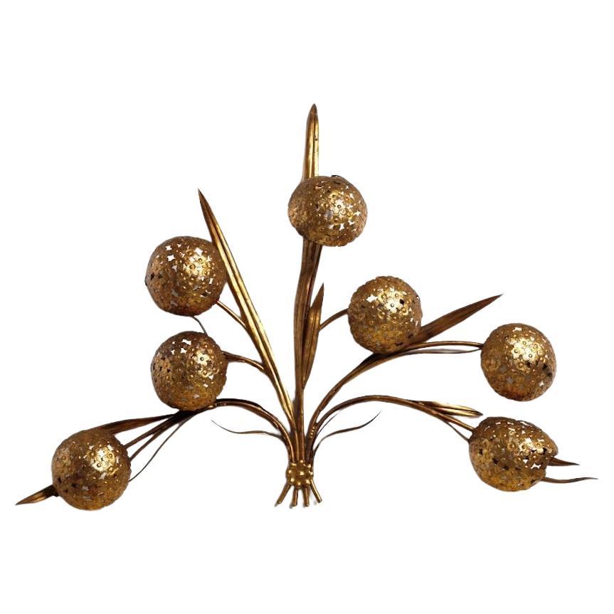 Applique murale florale italienne à sept lumières en bronze doré, années 1950