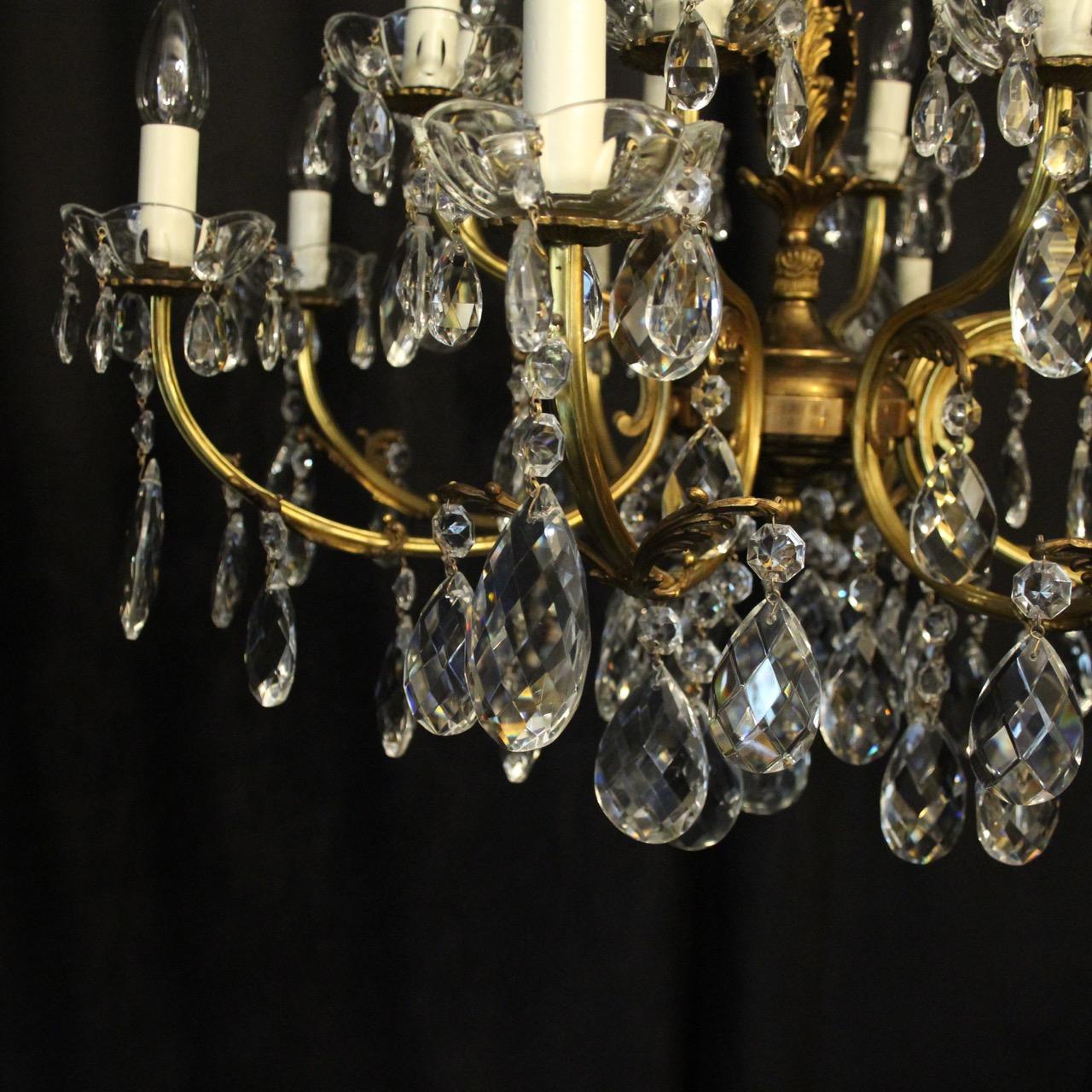 Italian Gilded and Crystal 16-Light Antique Chandelier (Messing)