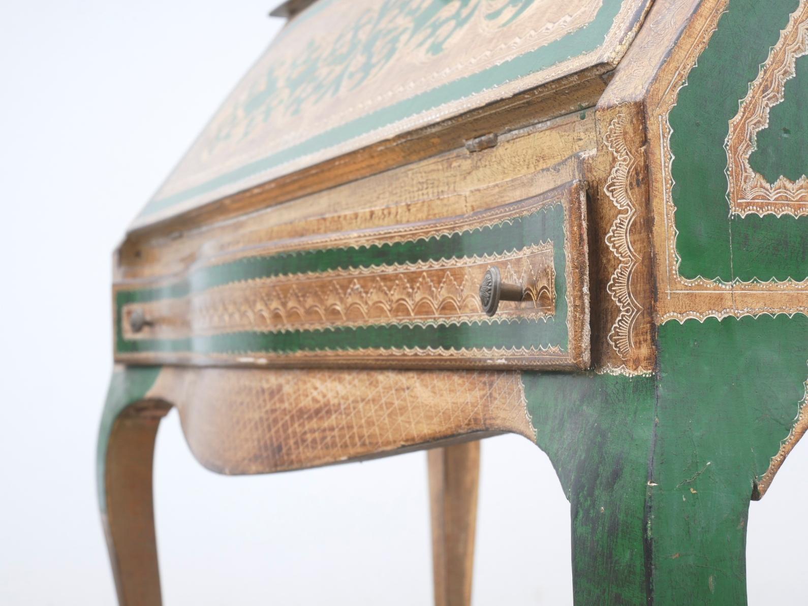 Italian Gilded and Hand Painted Wood Writing Desk Secretary, 1950s For Sale 7