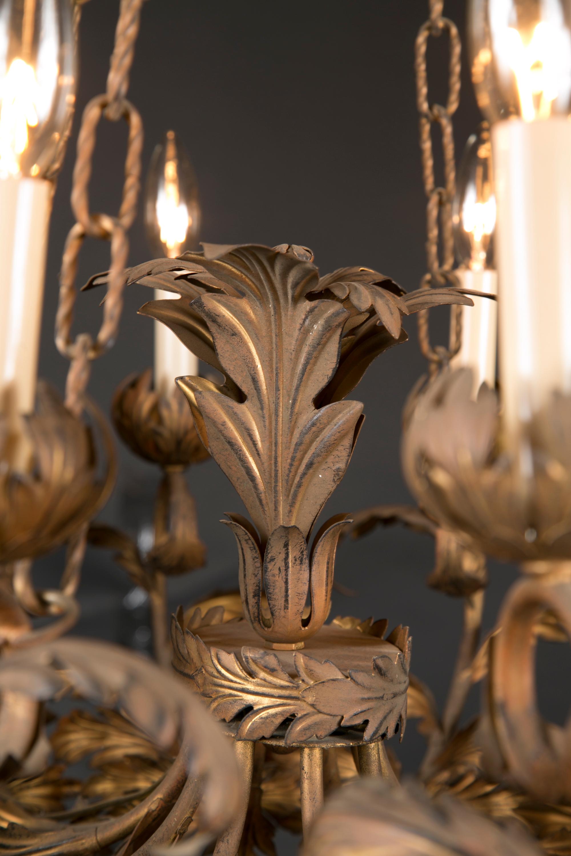 Italian Gilded Tole Leaf Chandelier, Mid 20th Century  In Good Condition For Sale In New Orleans, LA