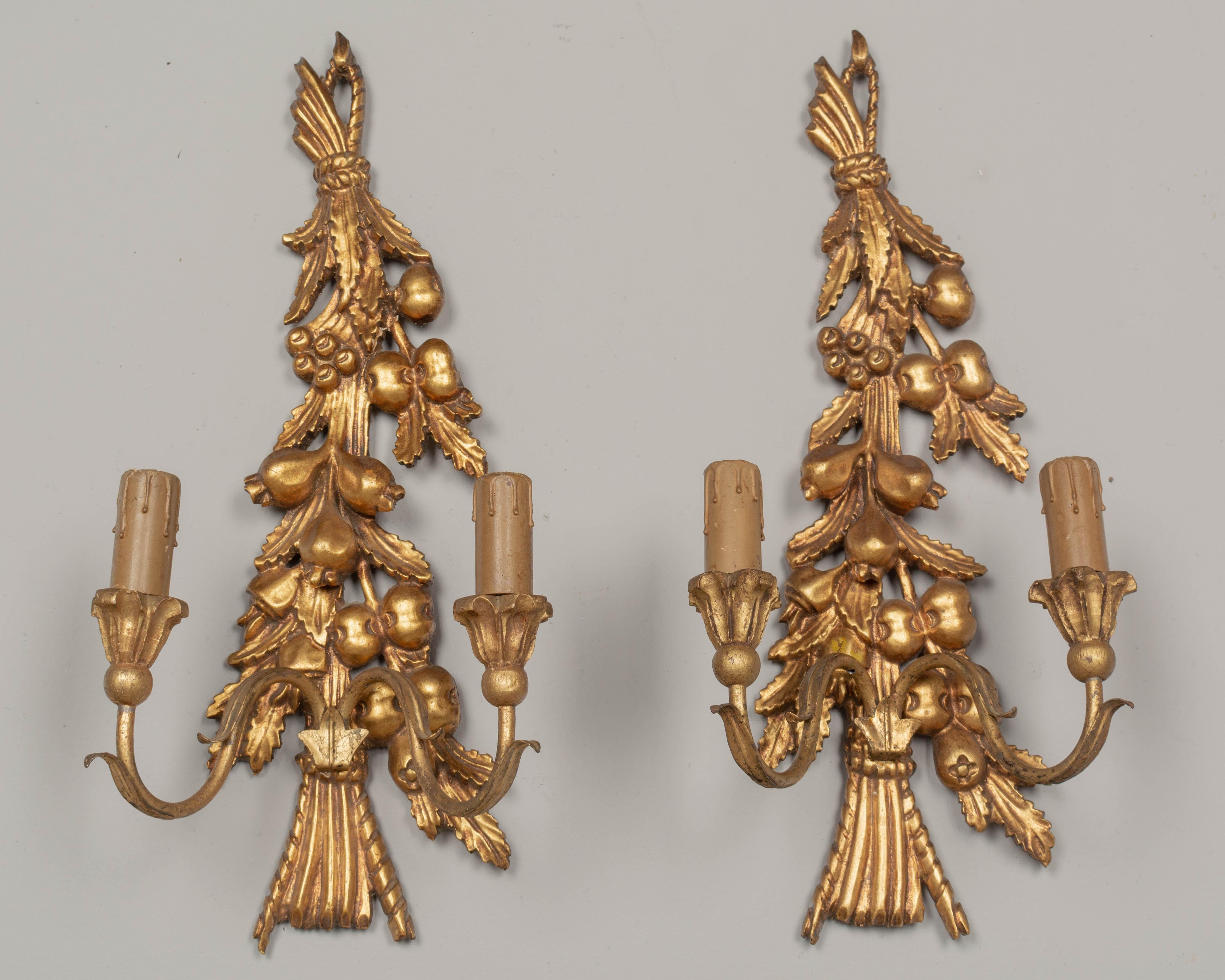 Italian Gilded Wood Sconce Pair In Good Condition In Winter Park, FL