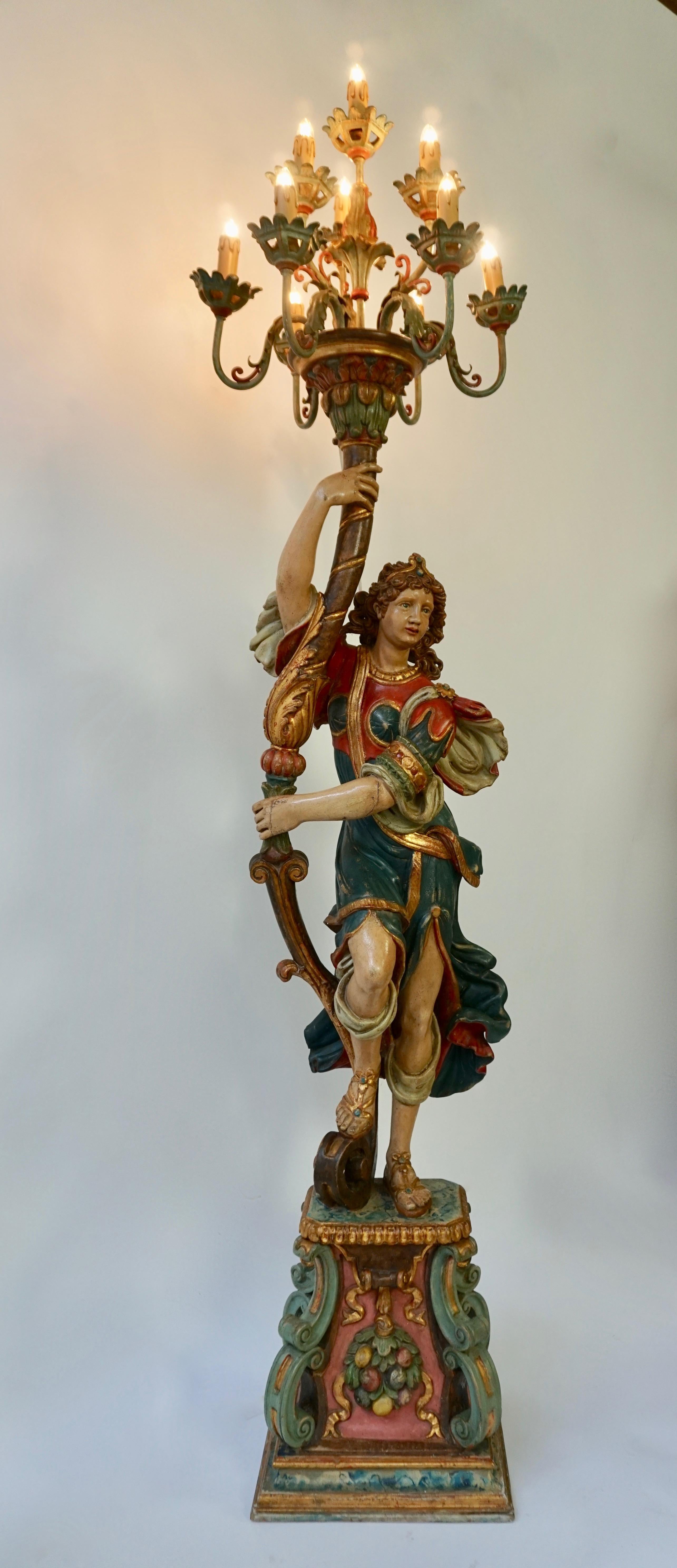 Italian Gilded Wood Venetian Figural Torchère Candelabra Floor Lamp In Good Condition In Antwerp, BE