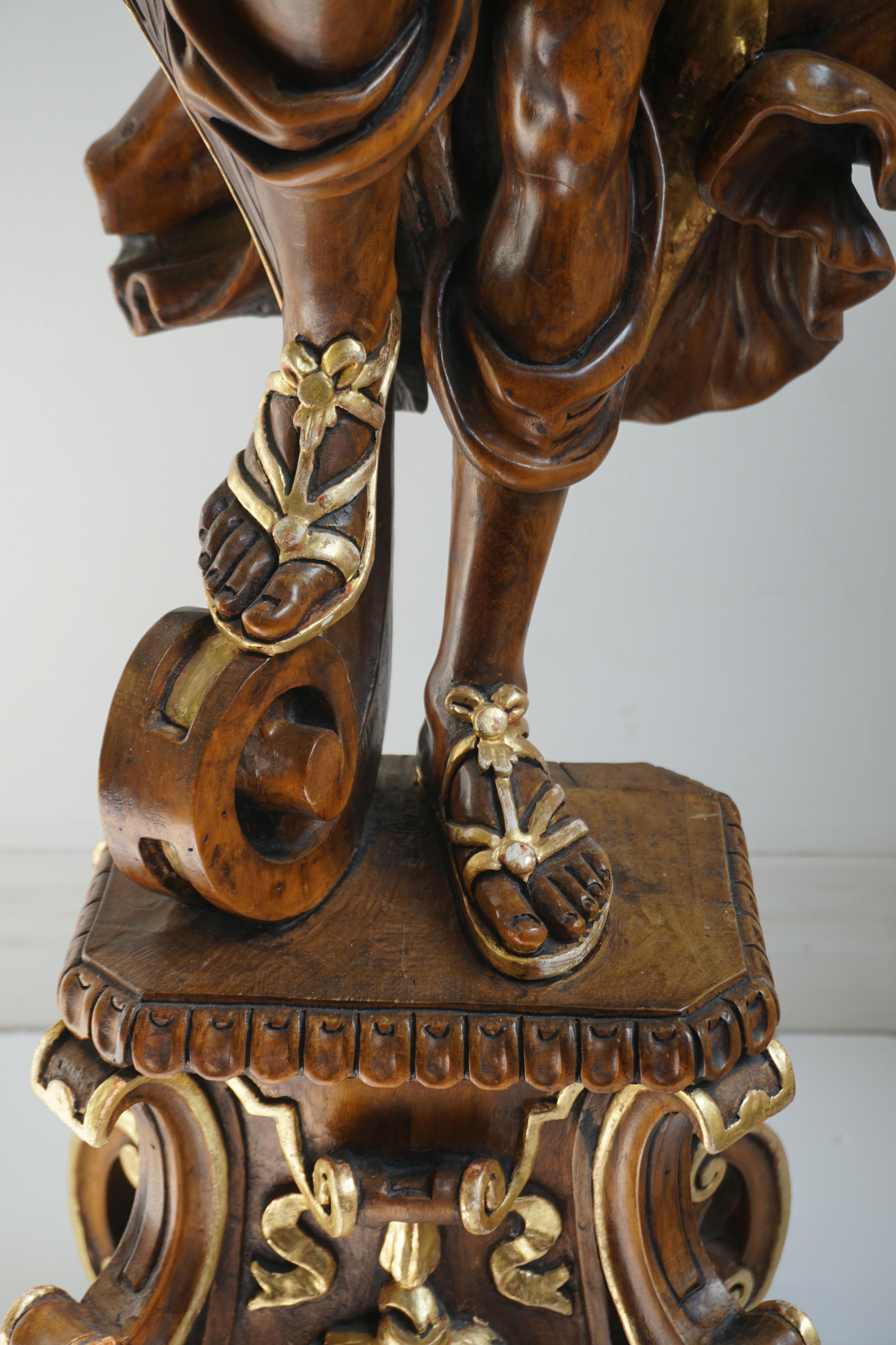 Italian Gilded Wood Venetian Figural Torchère Candelabra Floor Lamp For Sale 2