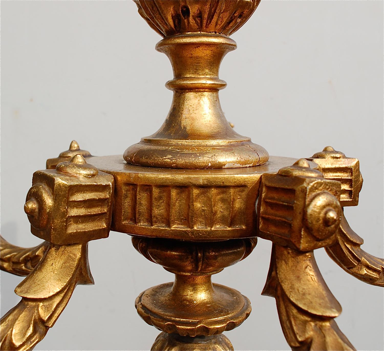 Hand-Carved Italian Gilded Wooden Chandelier, 1930s For Sale