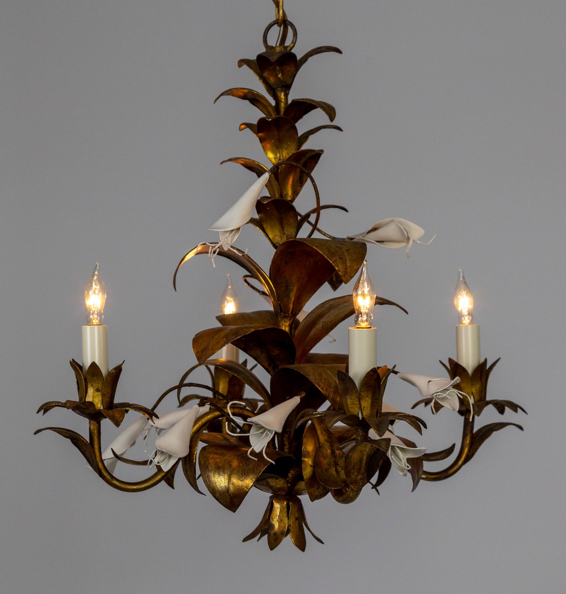 Lustre à 4 éclairages italien à motifs botaniques dorés en vente 5