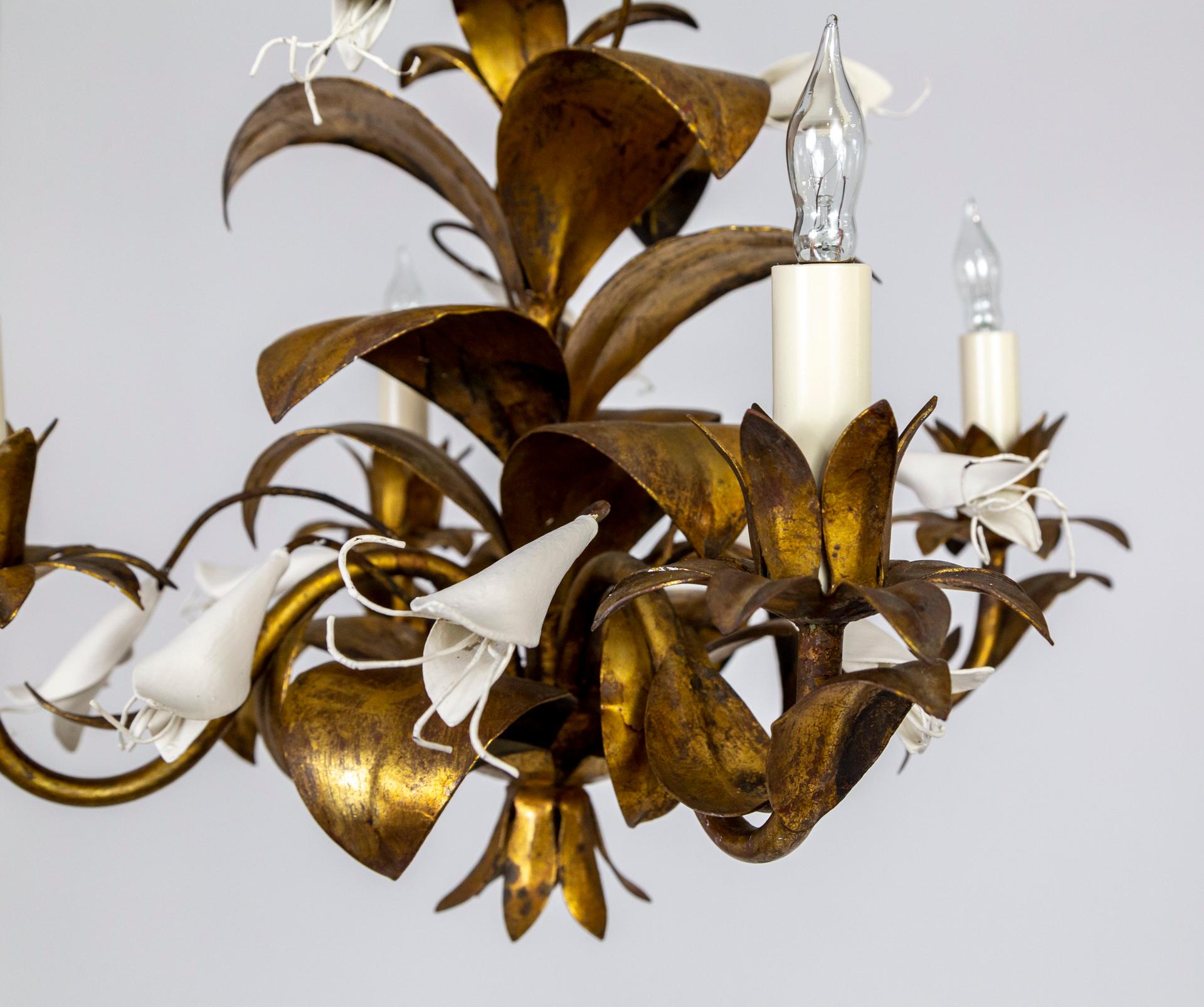 Lustre à 4 éclairages italien à motifs botaniques dorés en vente 6