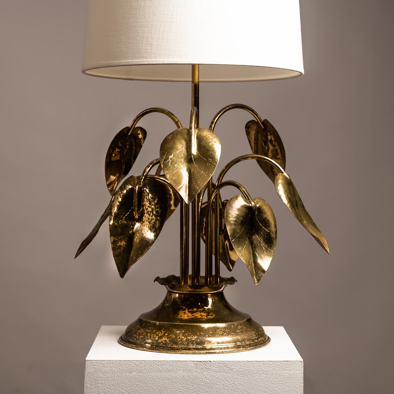 Ottone Italian Gilt Brass Table Lamp with Botanical Motif, 1970s in vendita