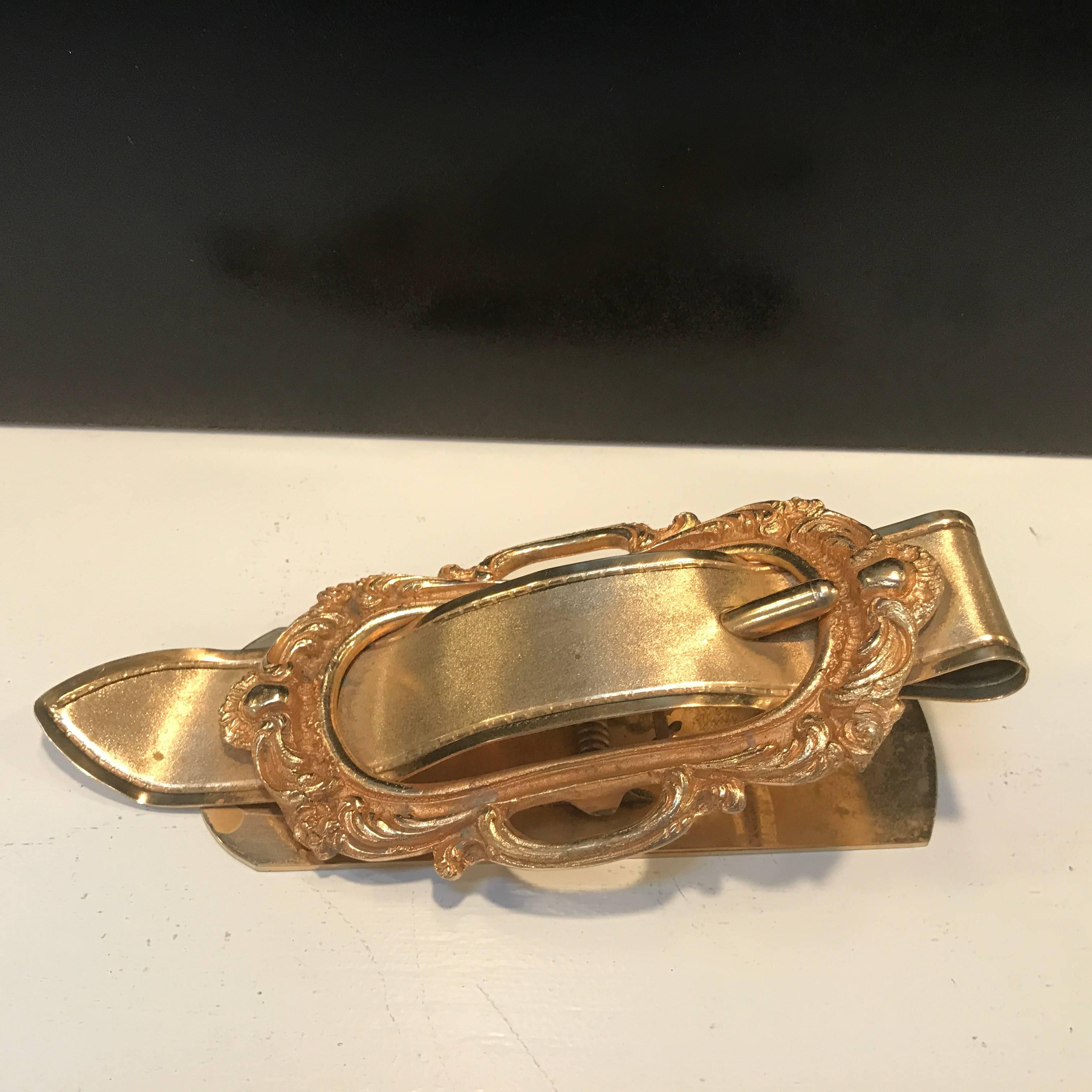 Italian Gilt Bronze Buckle Motif Desk Clip, in the Style of Gucci In Good Condition In West Palm Beach, FL
