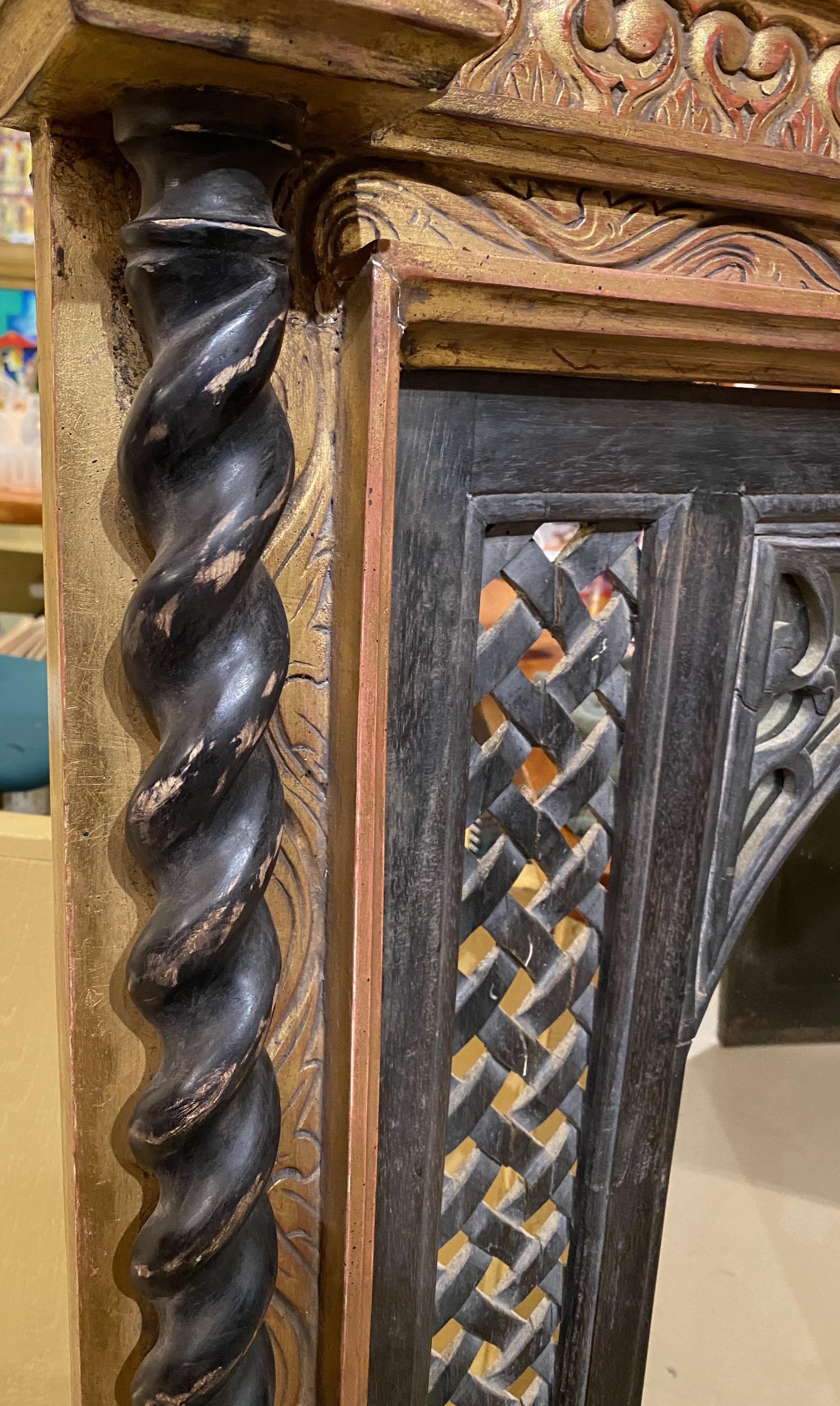 Italian Gilt Carved Over Mantle Mirror with Lattice and Barley Twist Columns For Sale 1