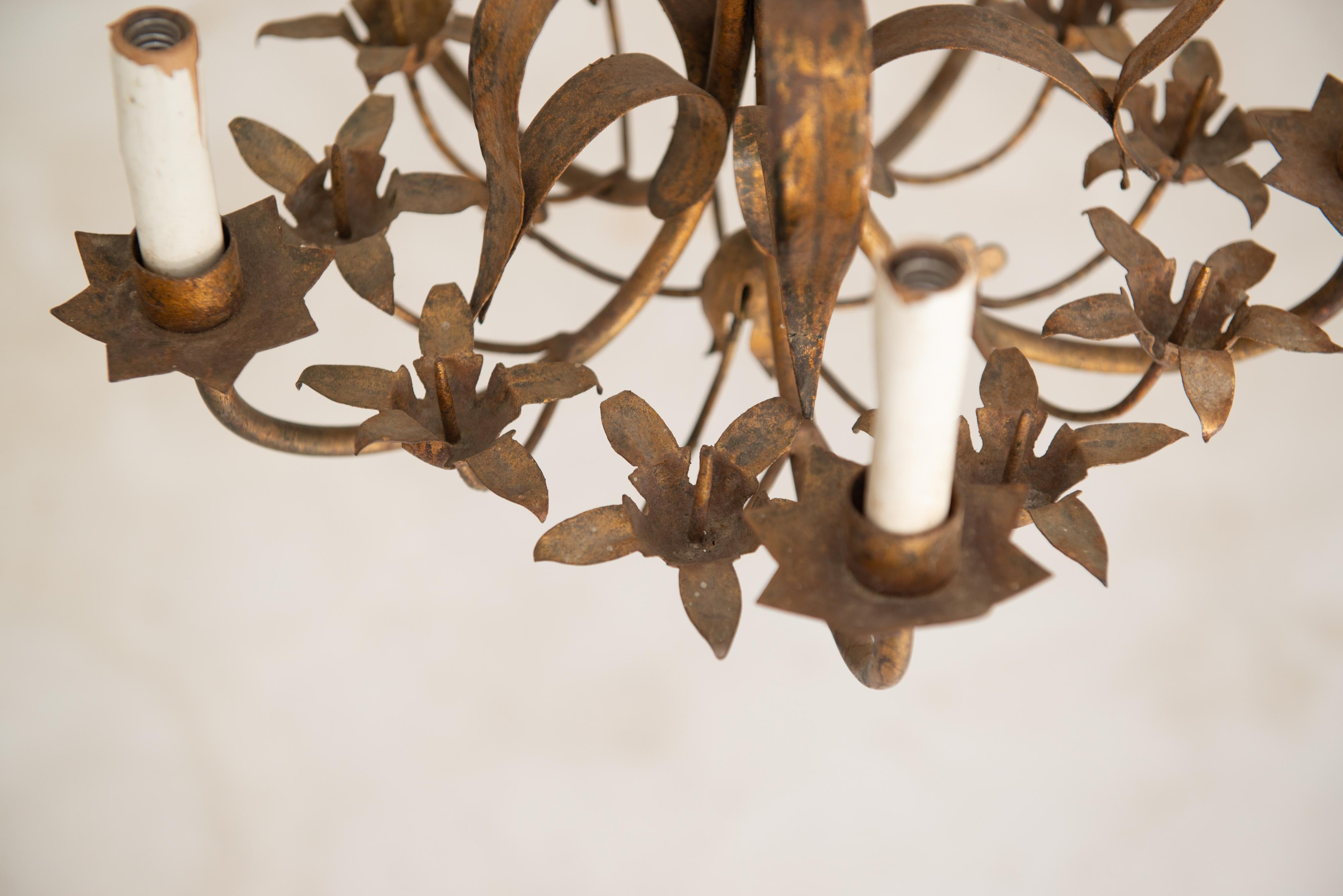 Araña Floral Dorada de Hierro Forjado en venta 6