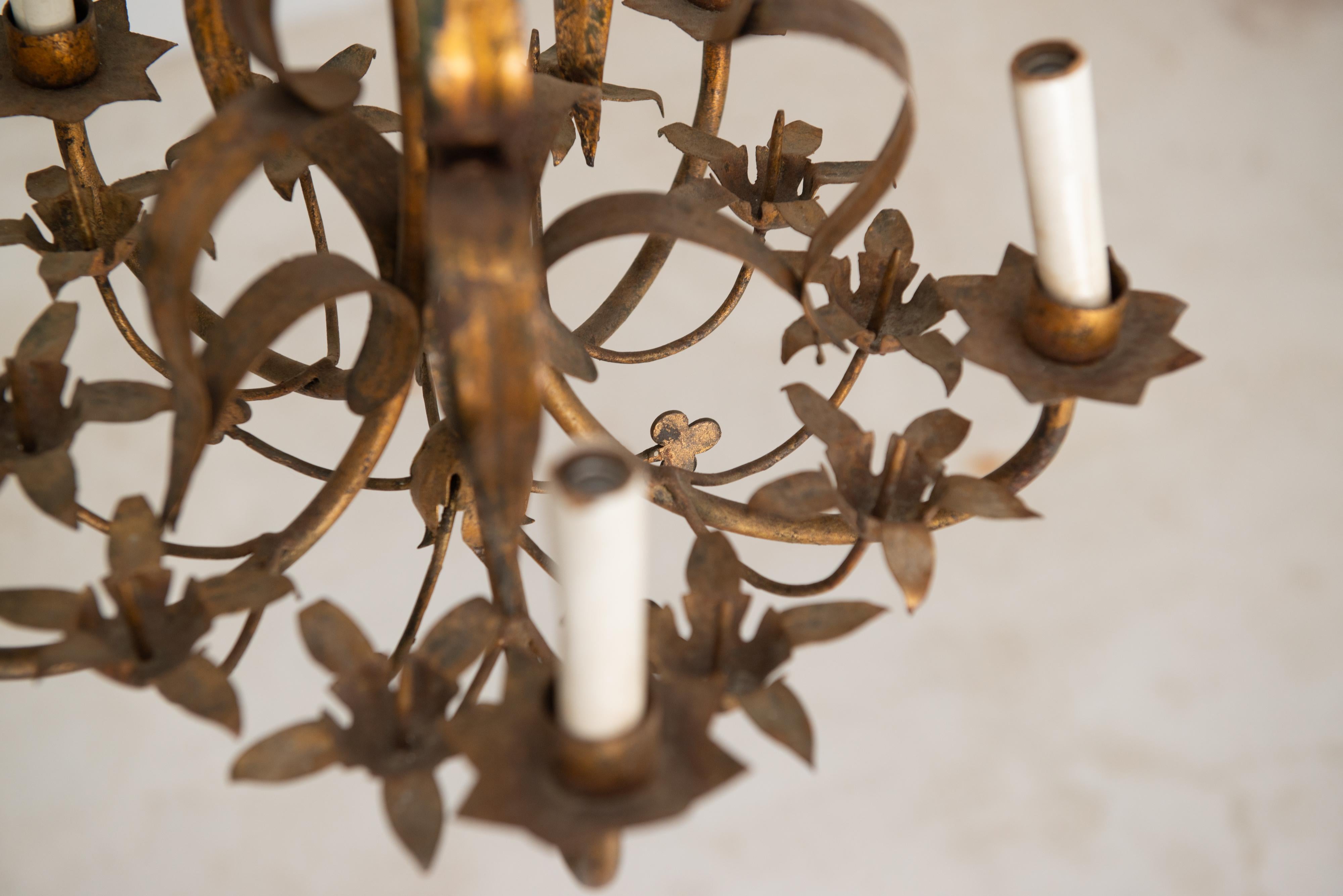 Araña Floral Dorada de Hierro Forjado en venta 7