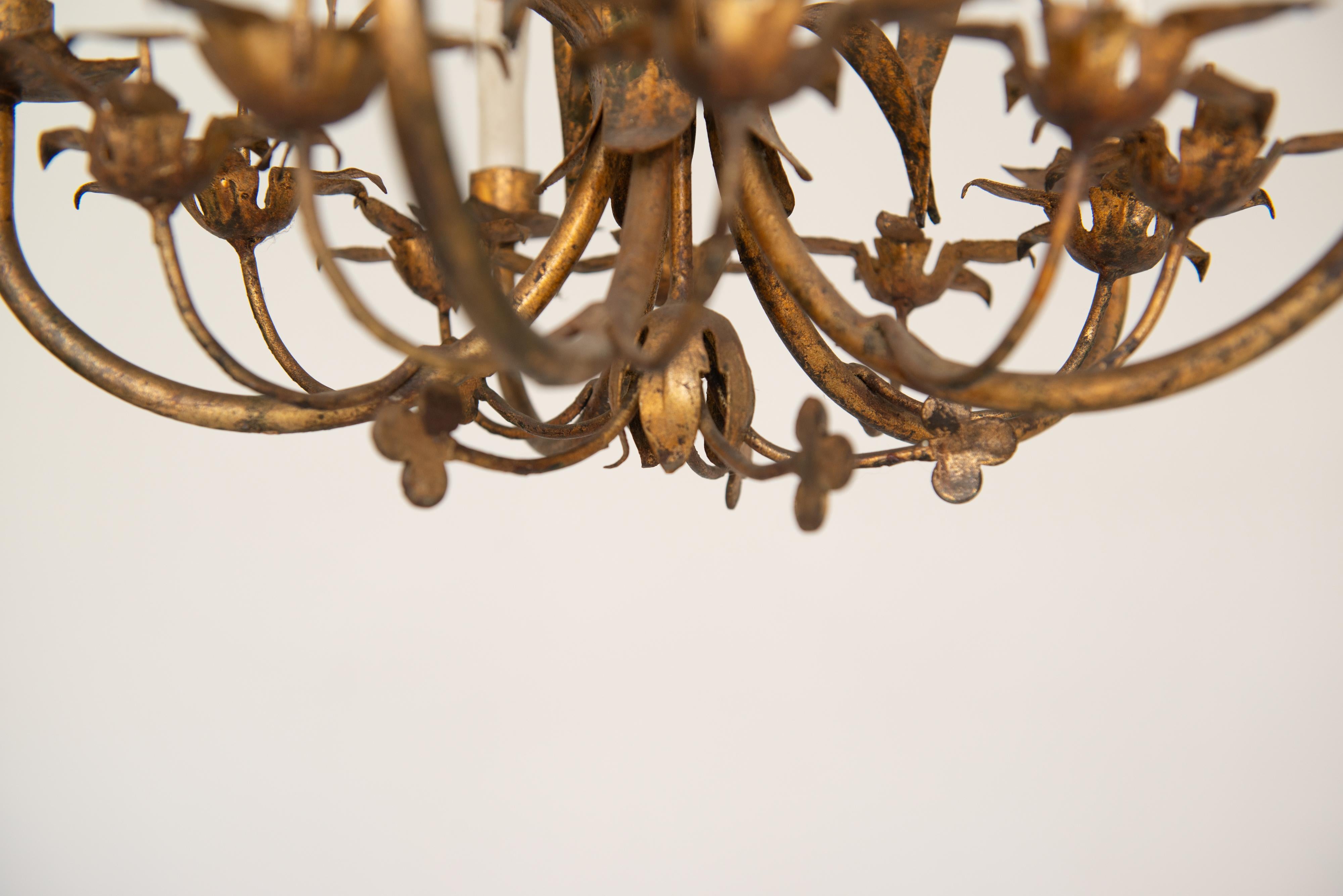 Araña Floral Dorada de Hierro Forjado en Bueno estado para la venta en Stamford, CT