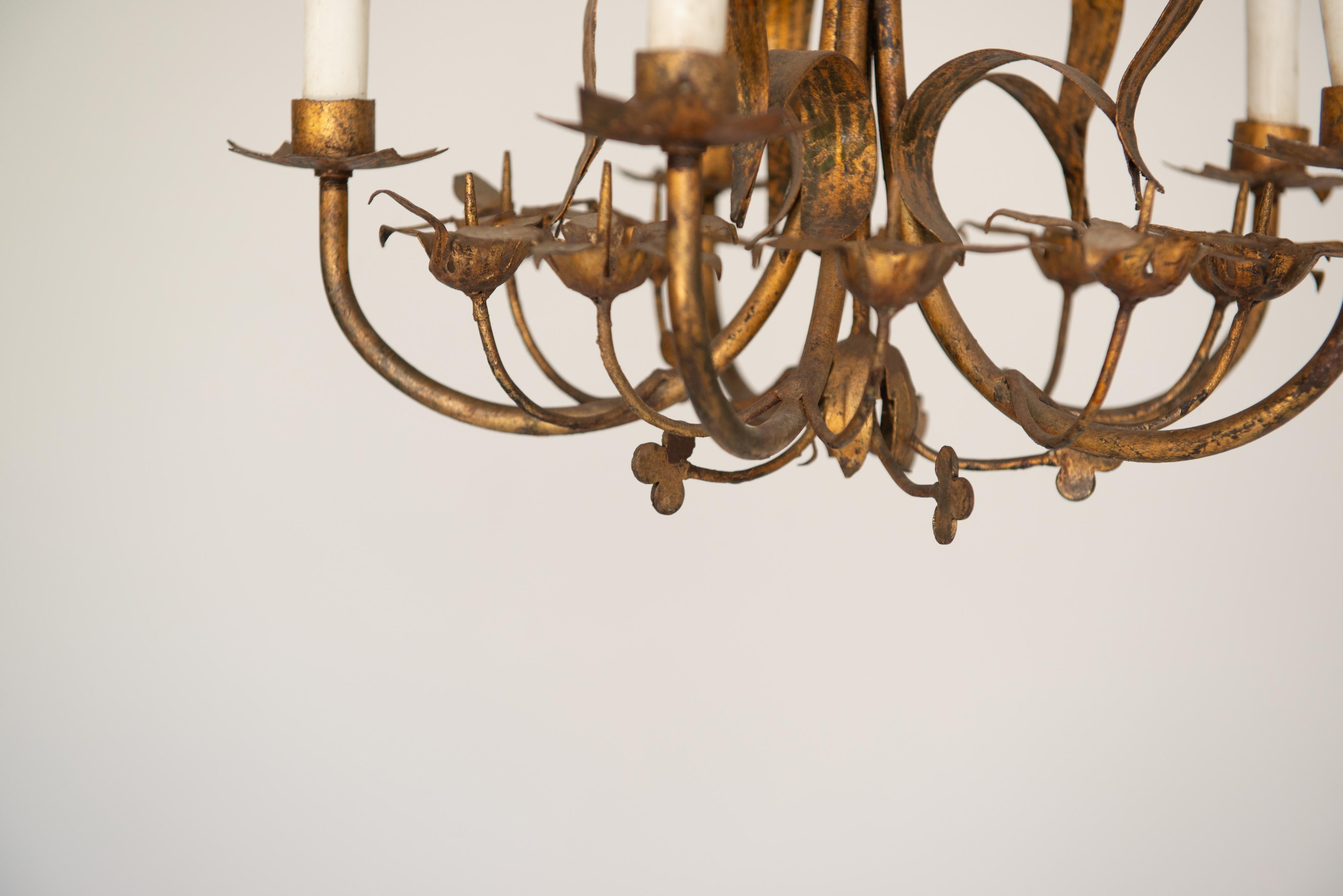 Araña Floral Dorada de Hierro Forjado en venta 1