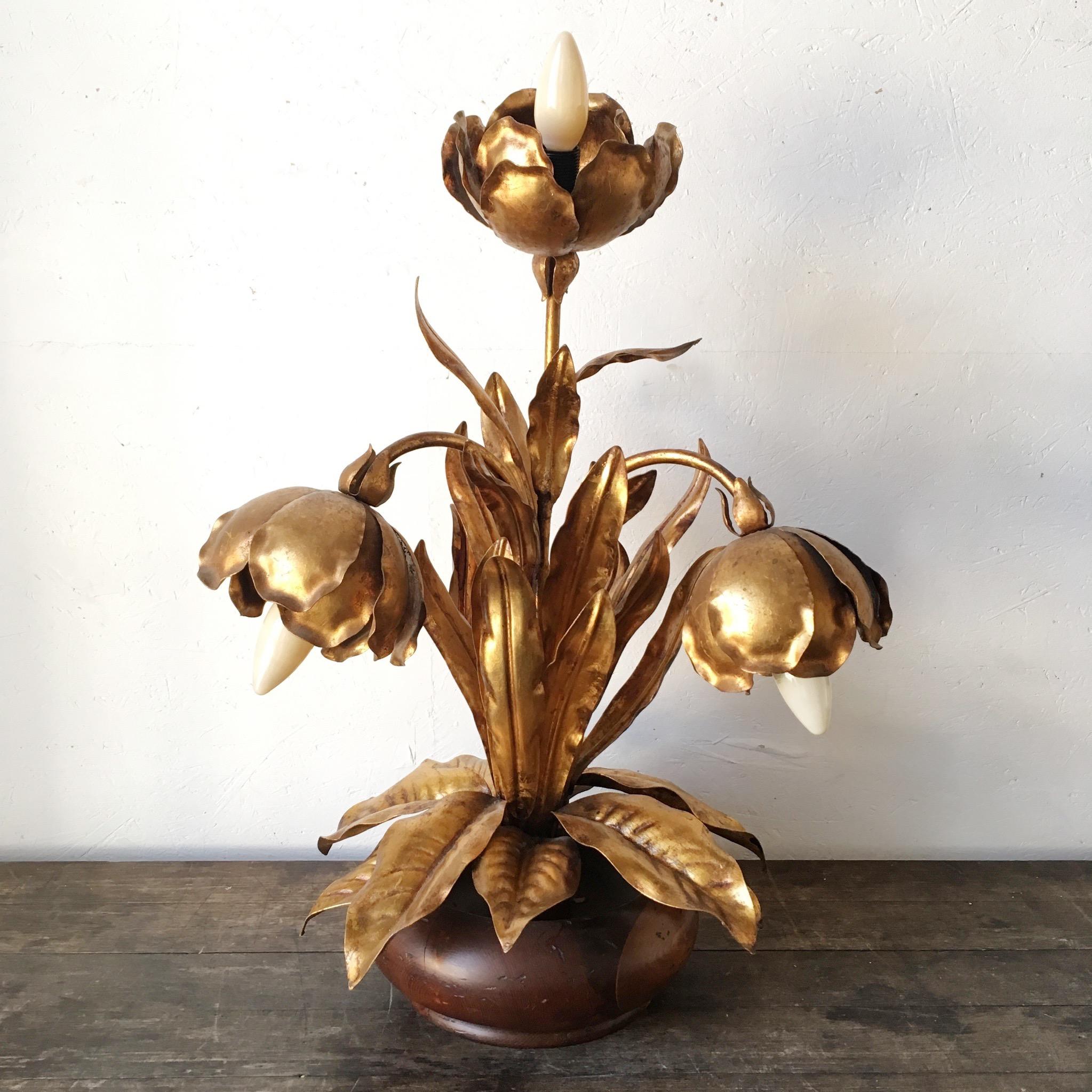 Hollywood Regency Italian Gilt Flower Tole Lamp, 1970s