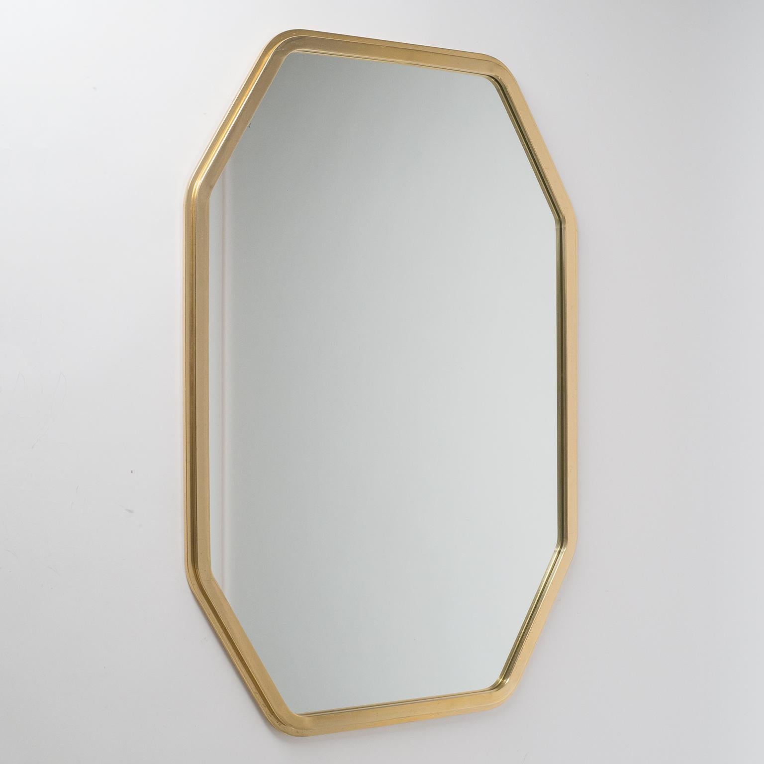 Italian Gilt Octagonal Mirror, 1970s For Sale 5