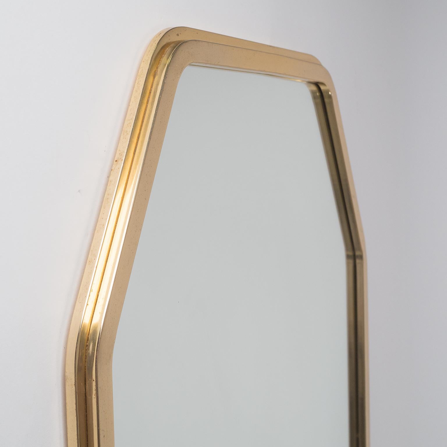 Italian Gilt Octagonal Mirror, 1970s For Sale 4