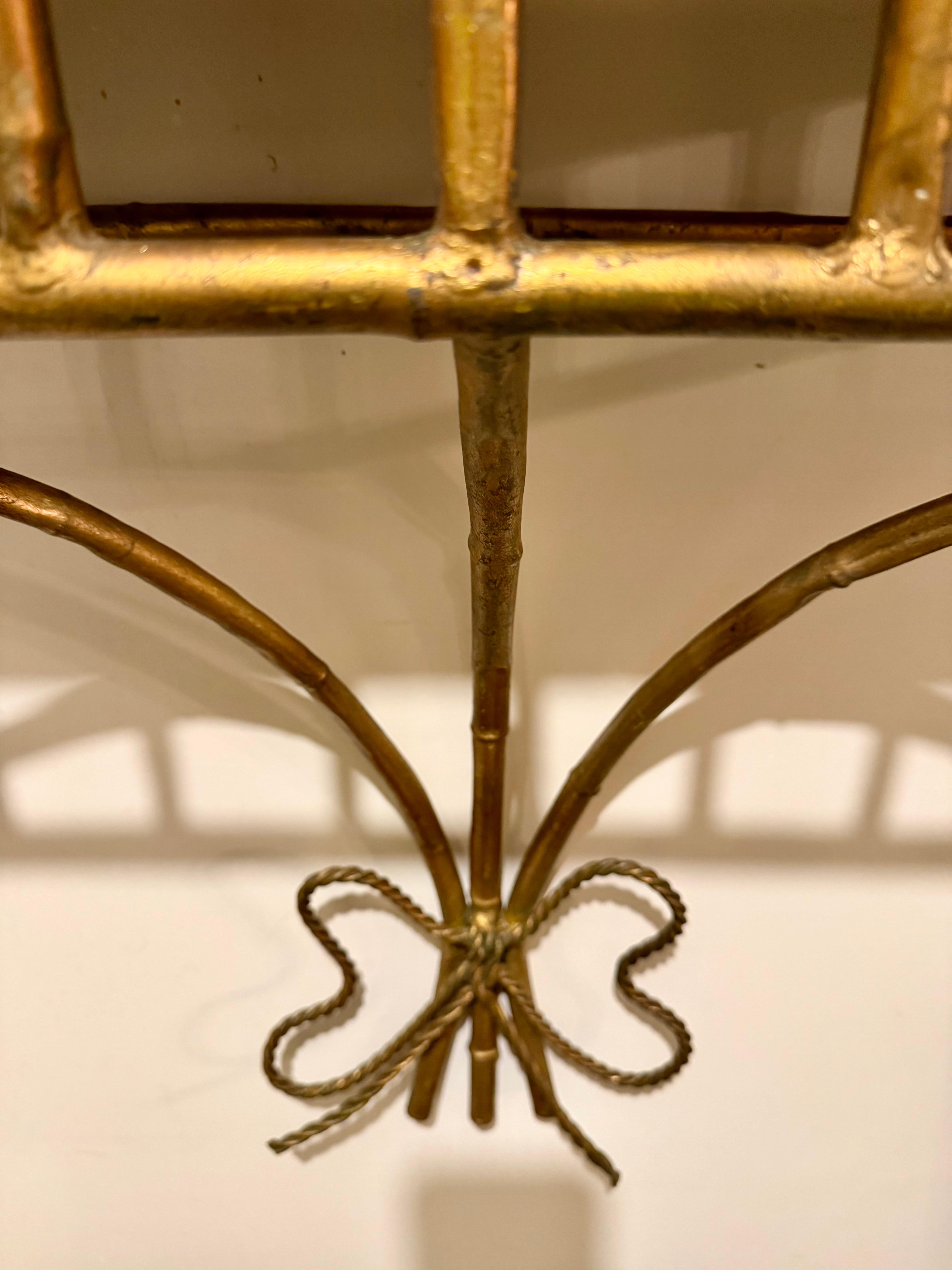 Console / Etagère murale en faux bambou et fer doré italien en vente 5