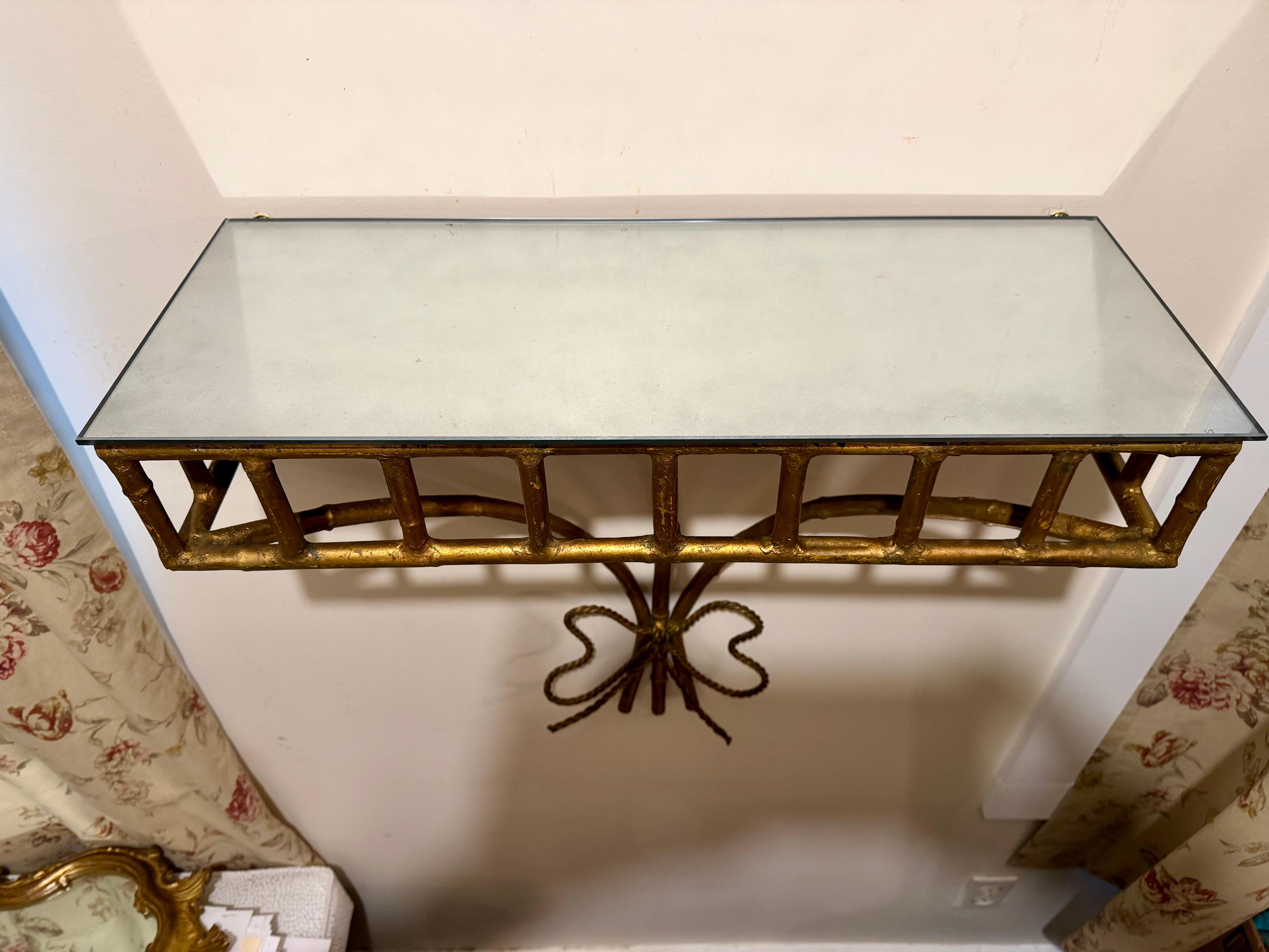 Console / Etagère murale en faux bambou et fer doré italien en vente 1